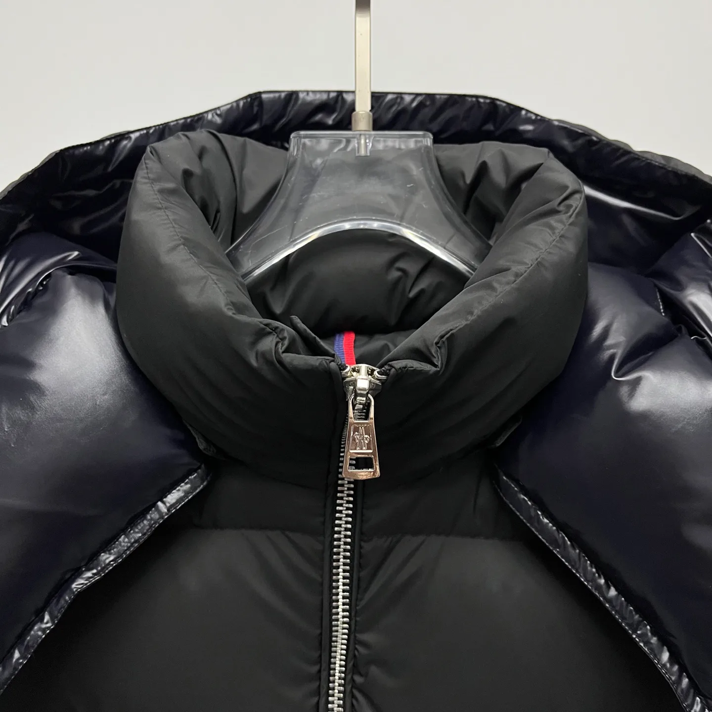 Куртки И Пуховики Женские Moncler 18615243