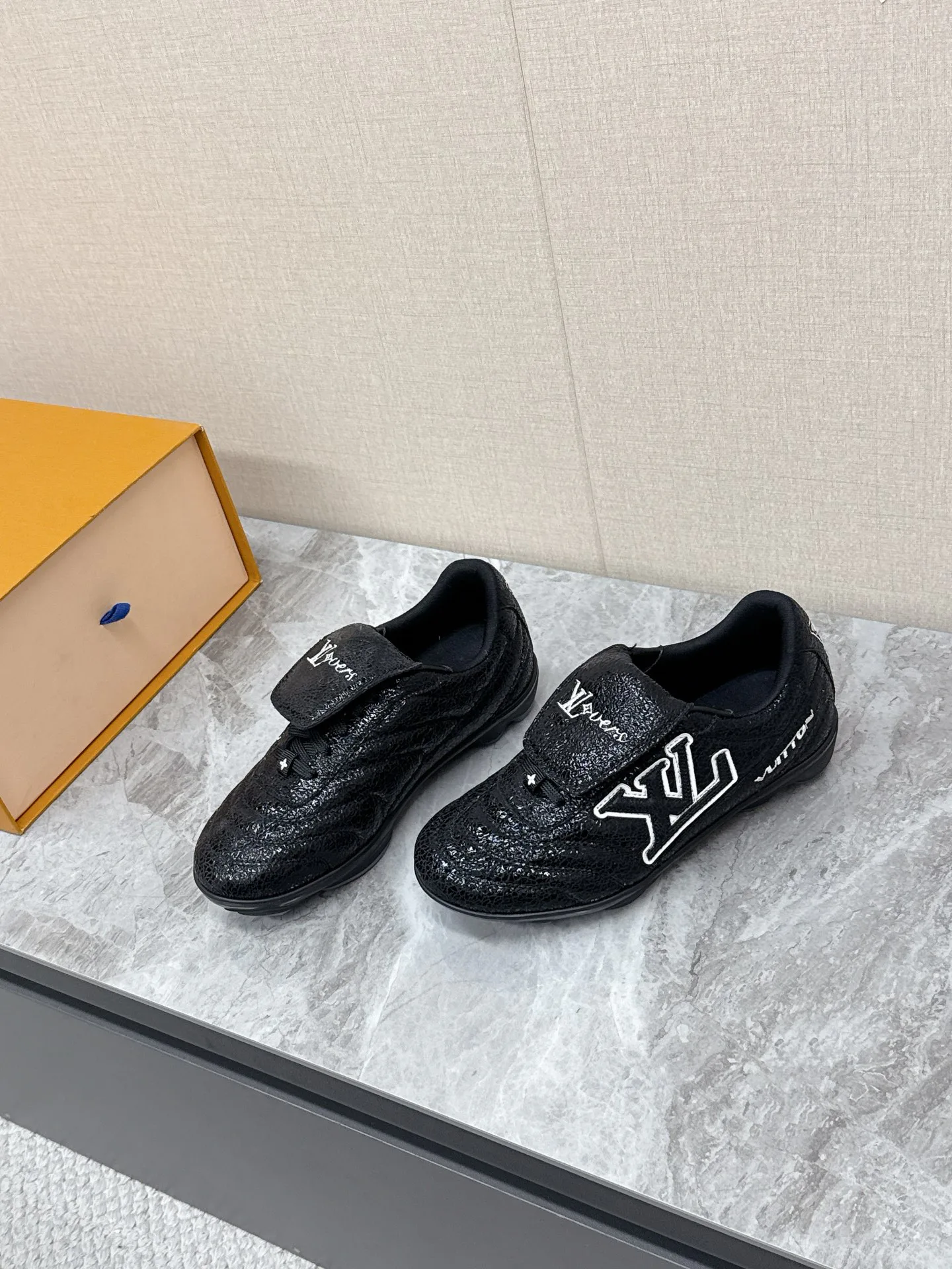 Кроссовки Женские Louis Vuitton 4507768