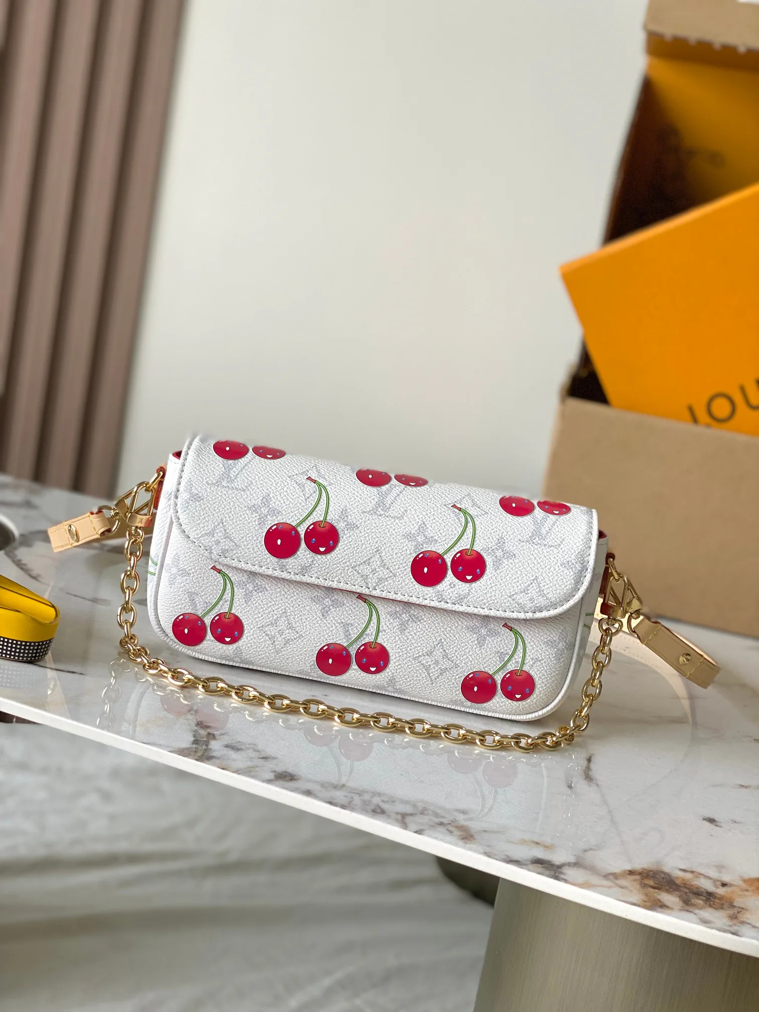 Сумки На Ремне Женские Louis Vuitton 83409