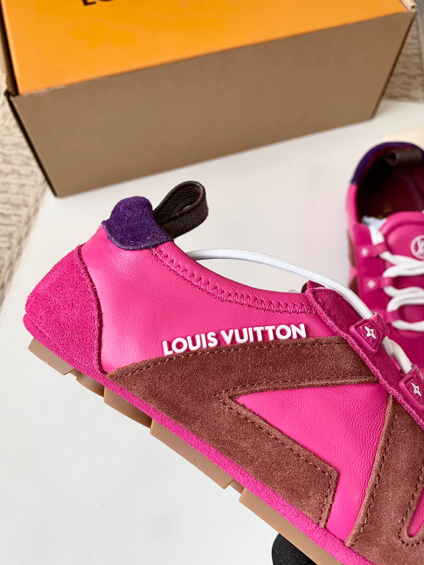 Кроссовки Женские Louis Vuitton 17753810