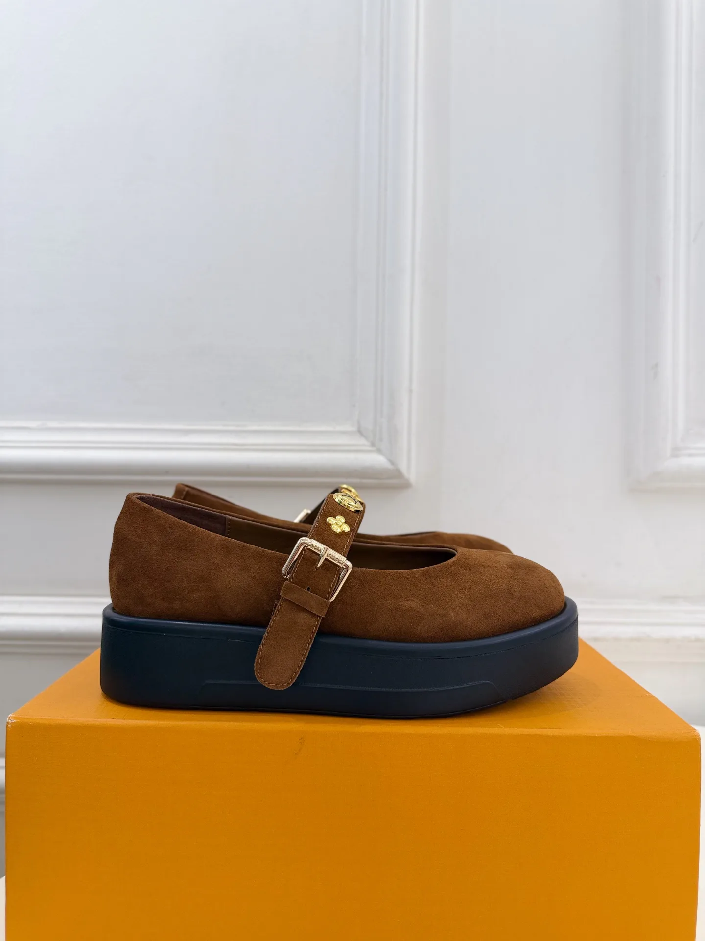 Туфли Женские Louis Vuitton 18103954