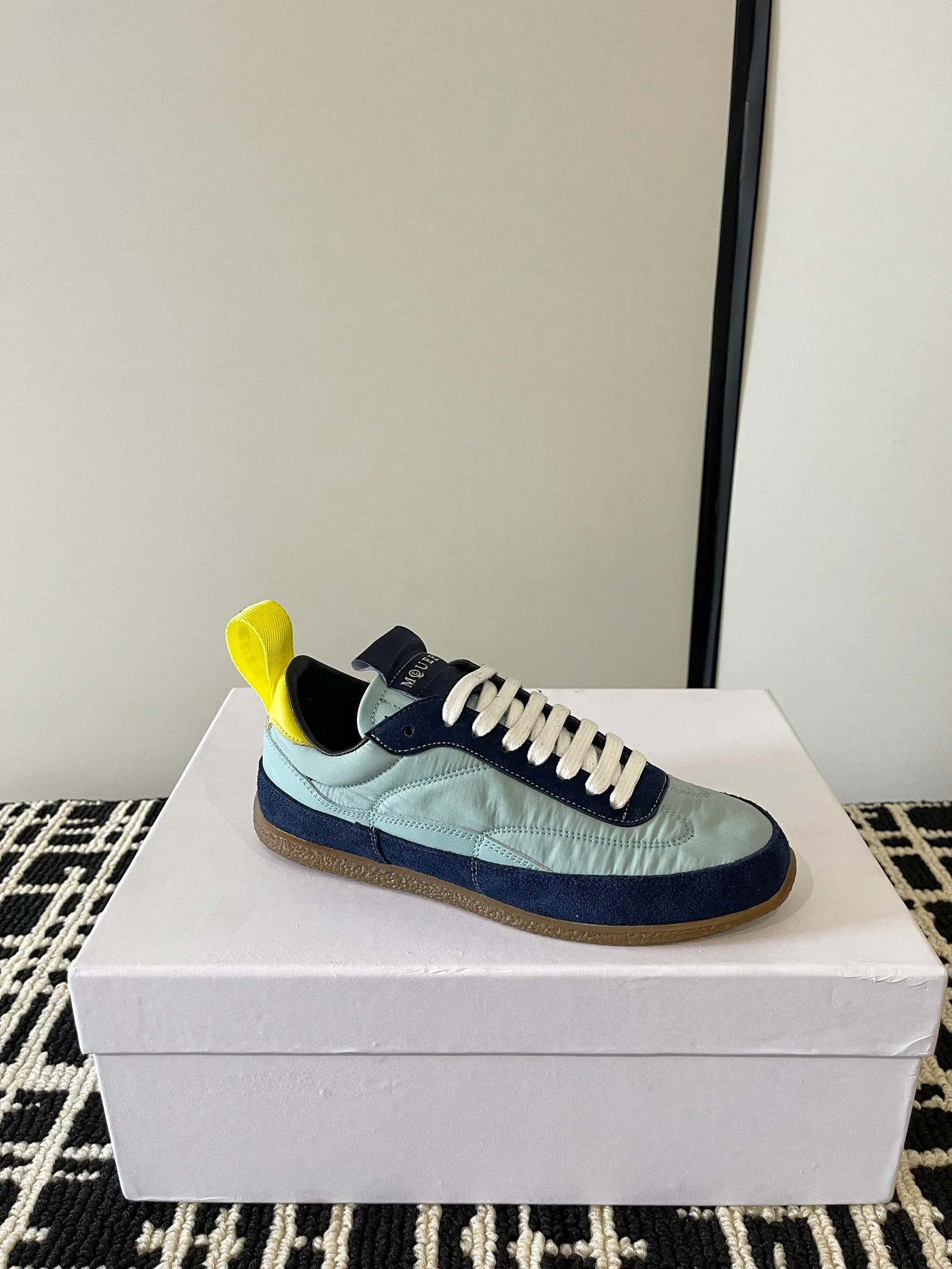 Кроссовки Женские Alexander Mcqueen 10654955