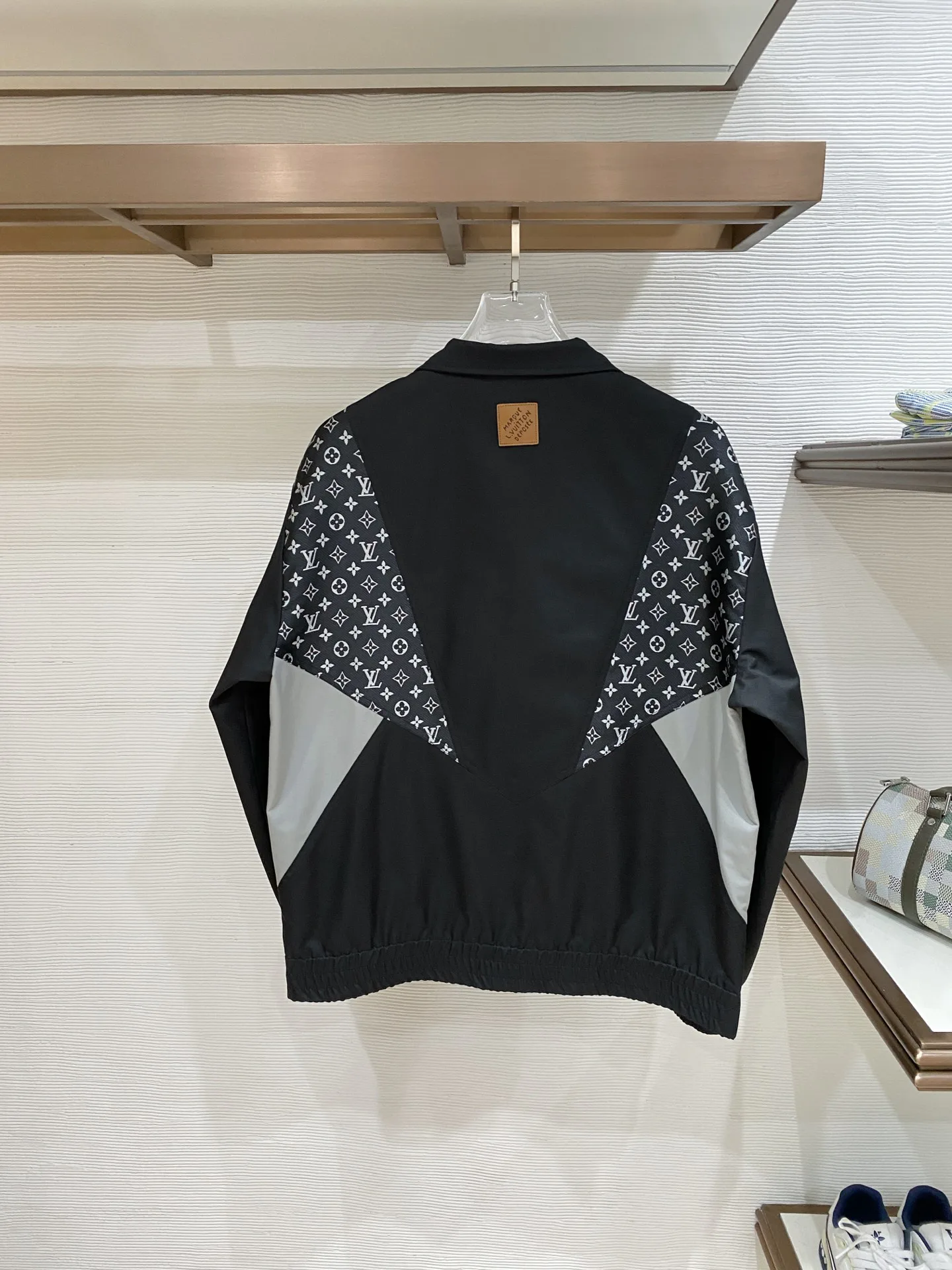 Куртки И Пуховики Мужские Louis Vuitton 4600947