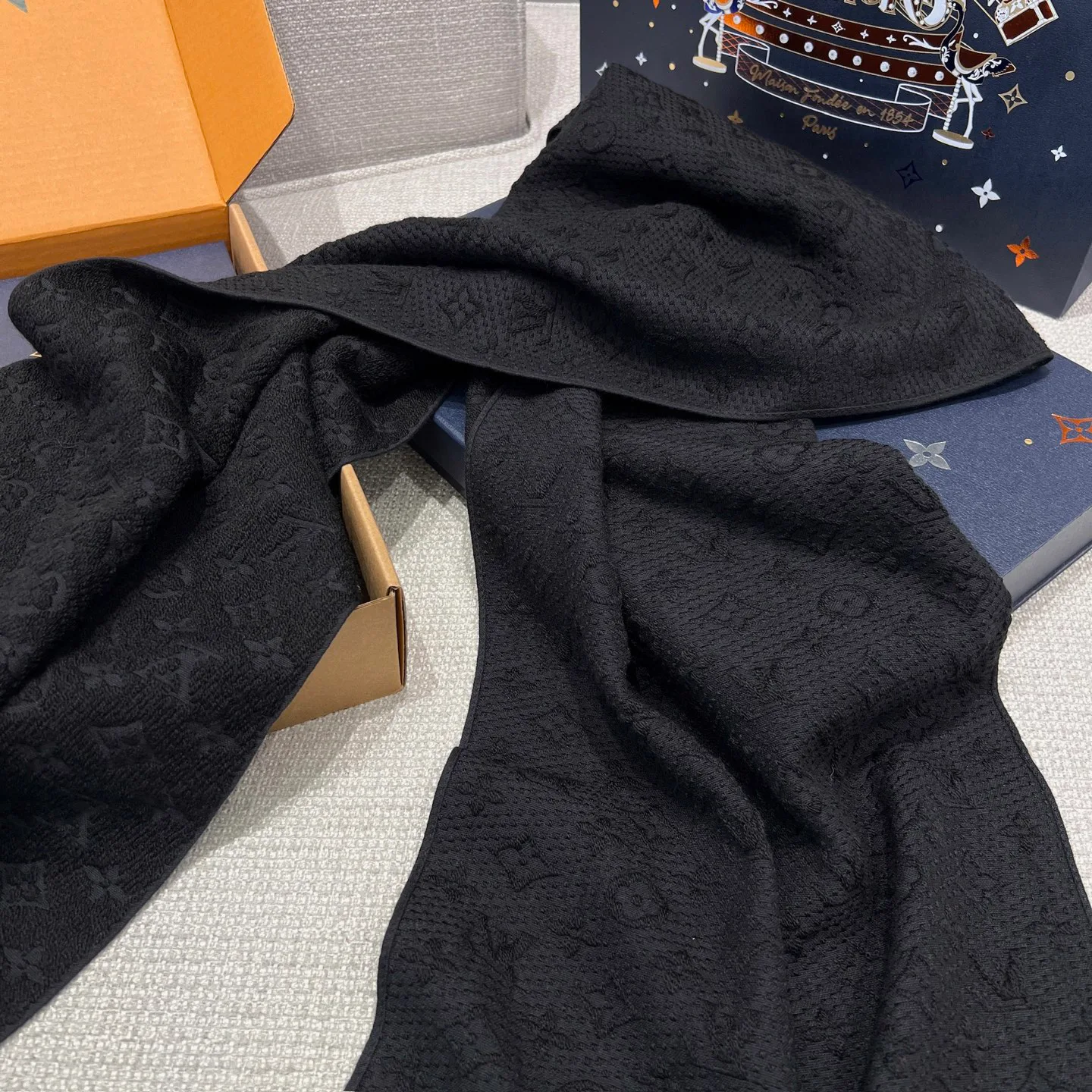 Шарфы Louis Vuitton 17945580