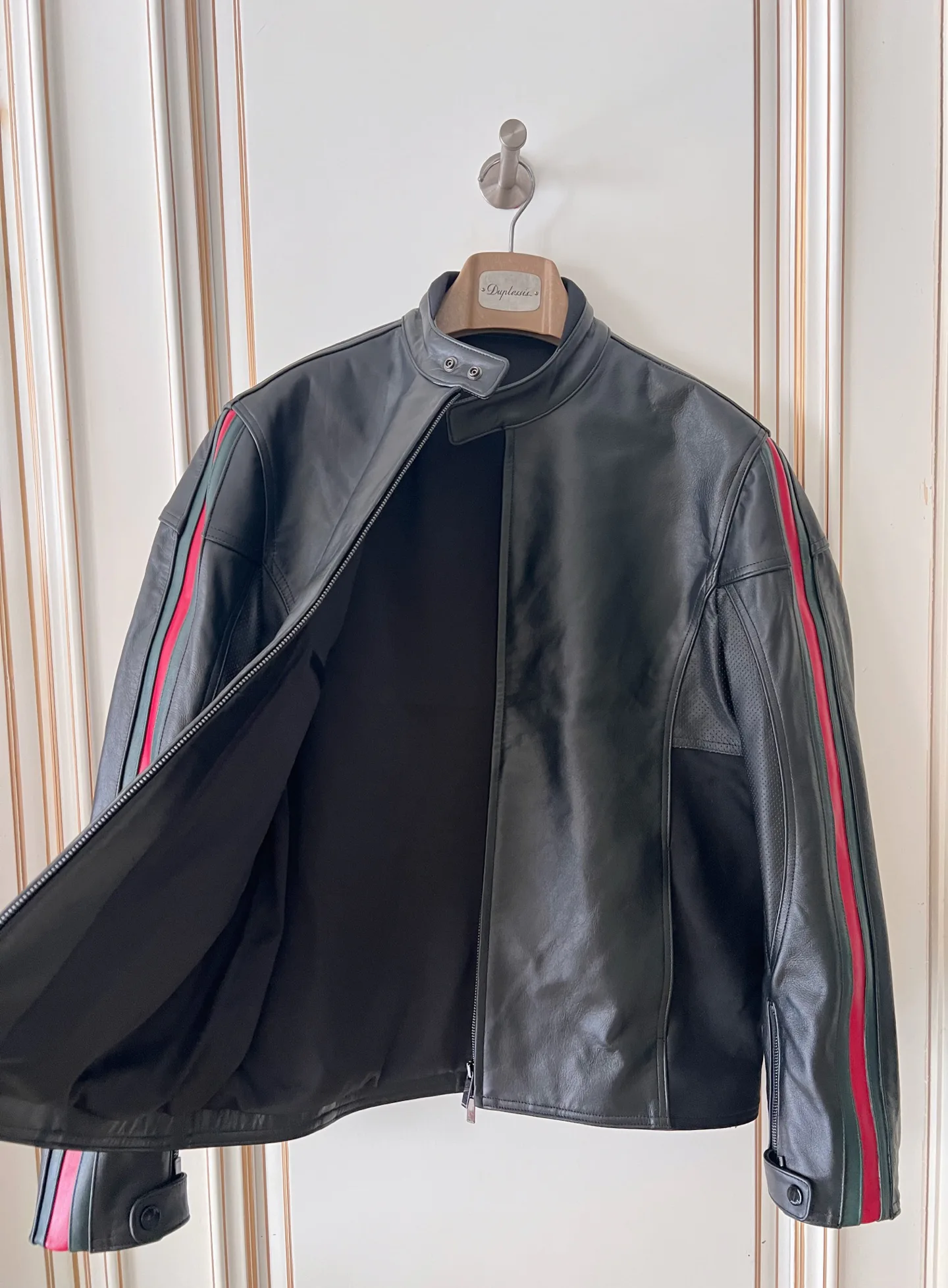 Кожаные Куртки И Дублёнки Женские Gucci 18408974