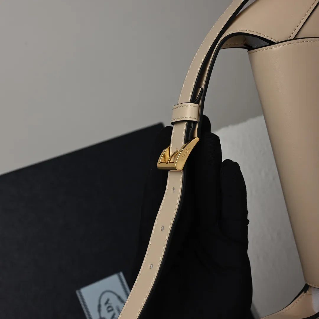 Сумки На Ремне Женские Prada 8356