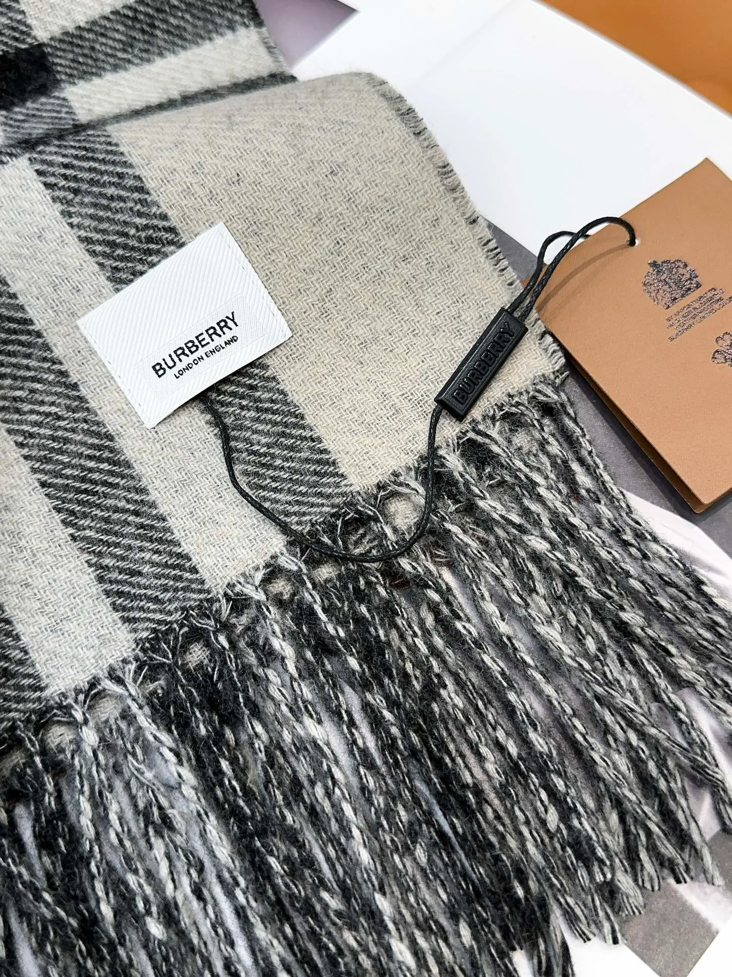 Шарфы Burberry 475680