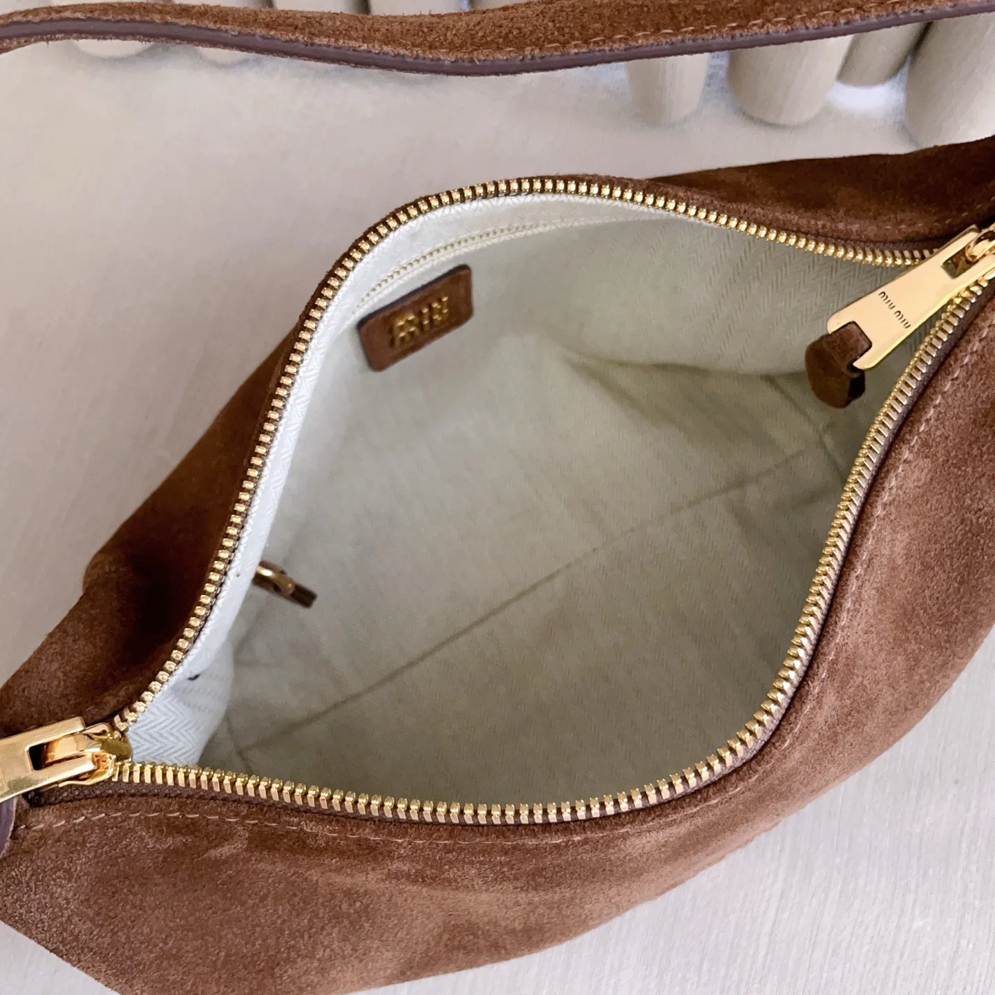 Классические Сумки Женские Miu Miu 17799925