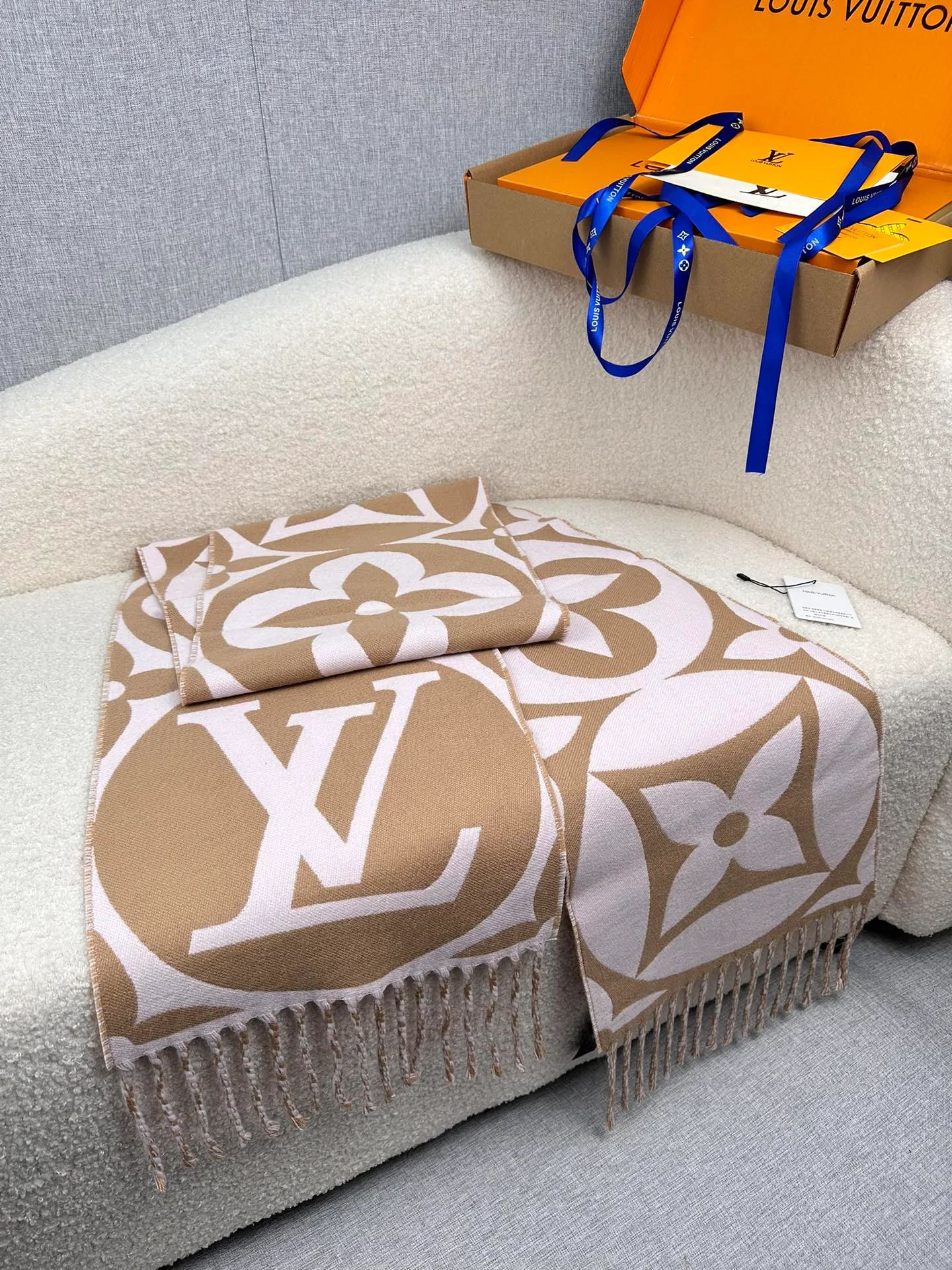 Шарфы Louis Vuitton 205908