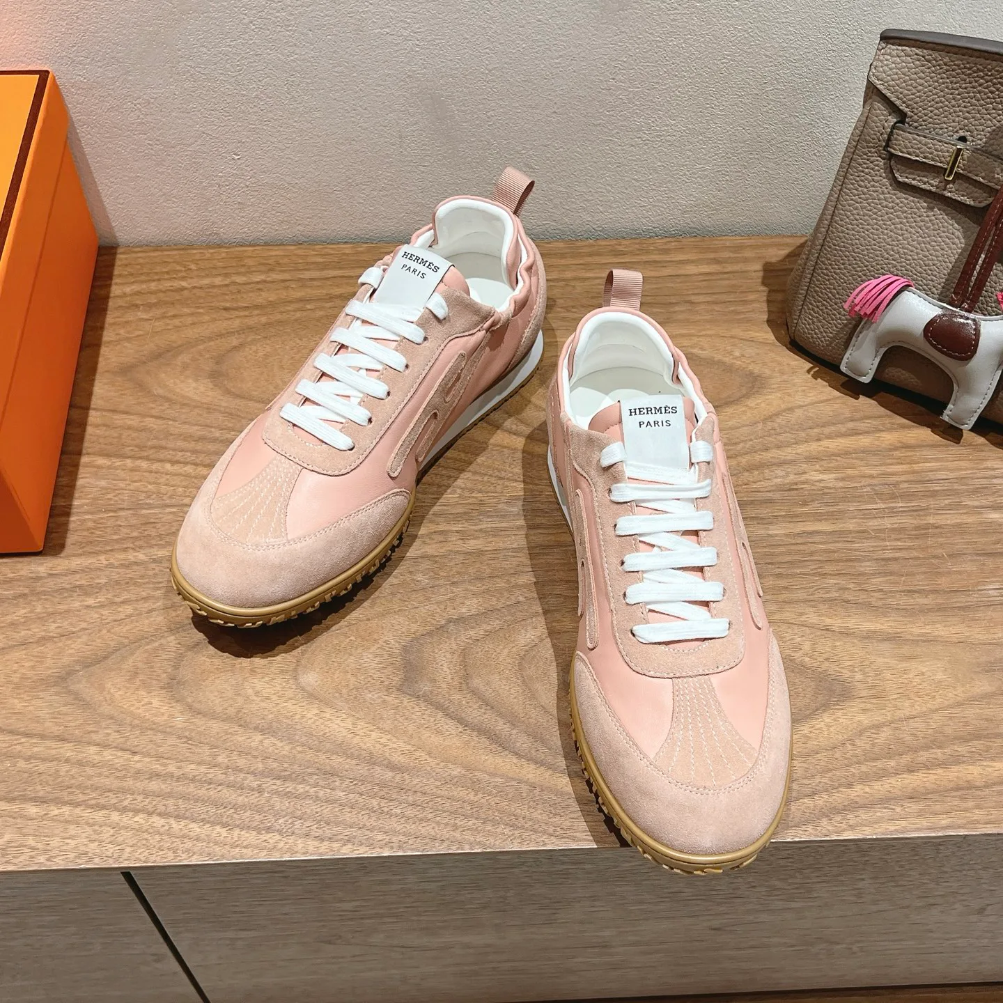Кроссовки Женские Hermes 10189037