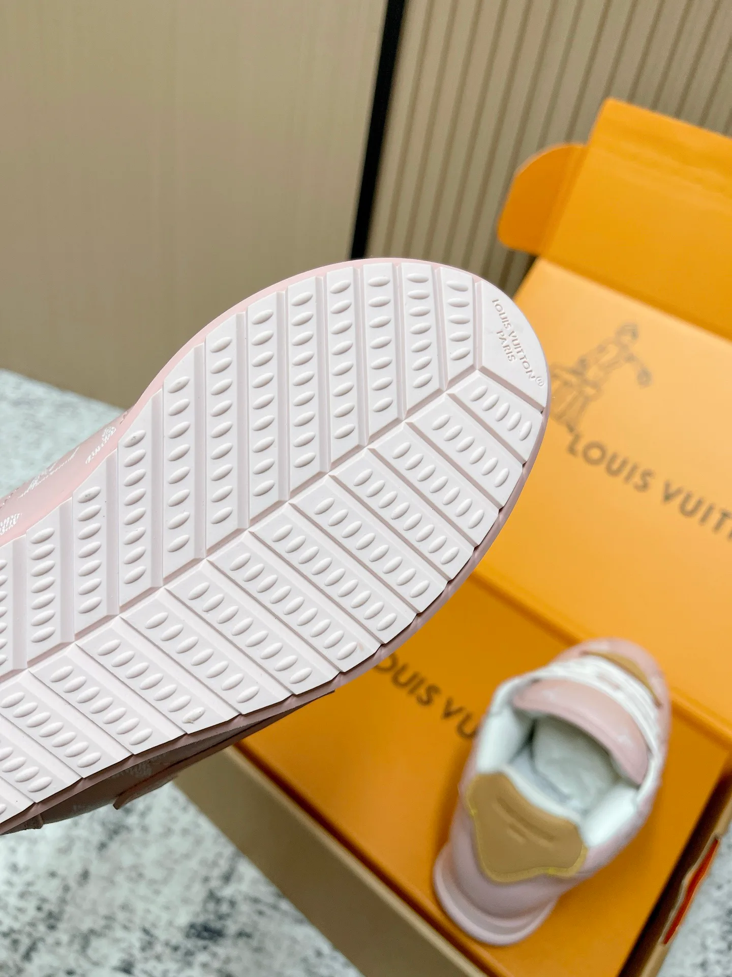 Кроссовки Женские Louis Vuitton 190842