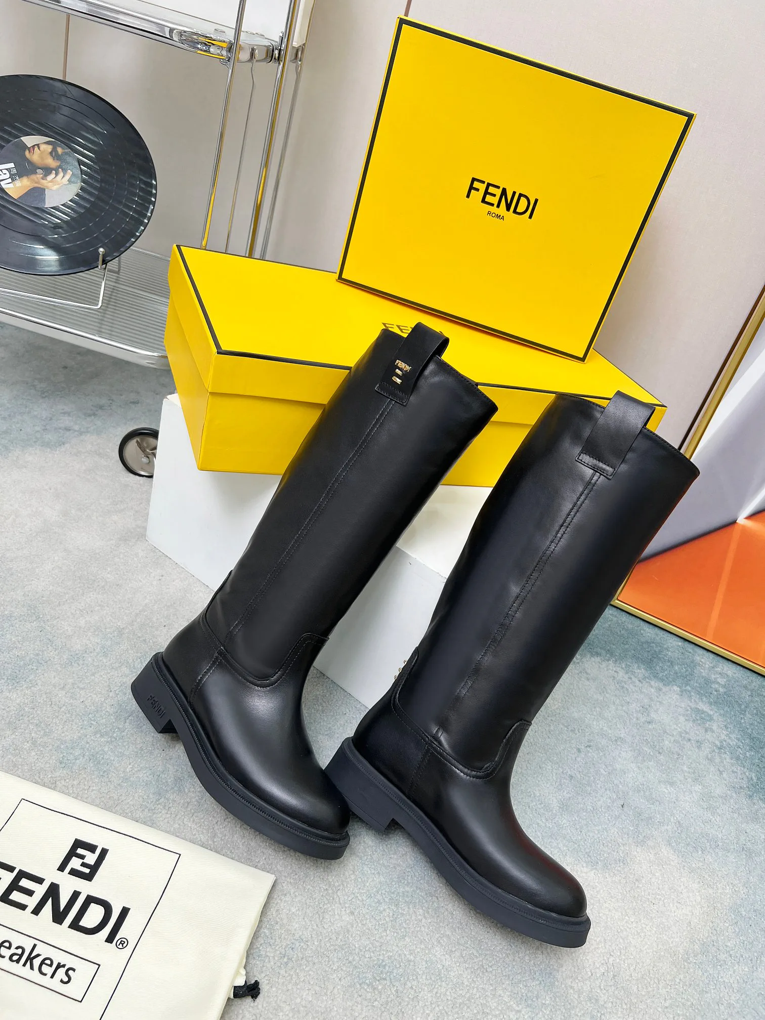 Сапоги Женские Fendi 18104308
