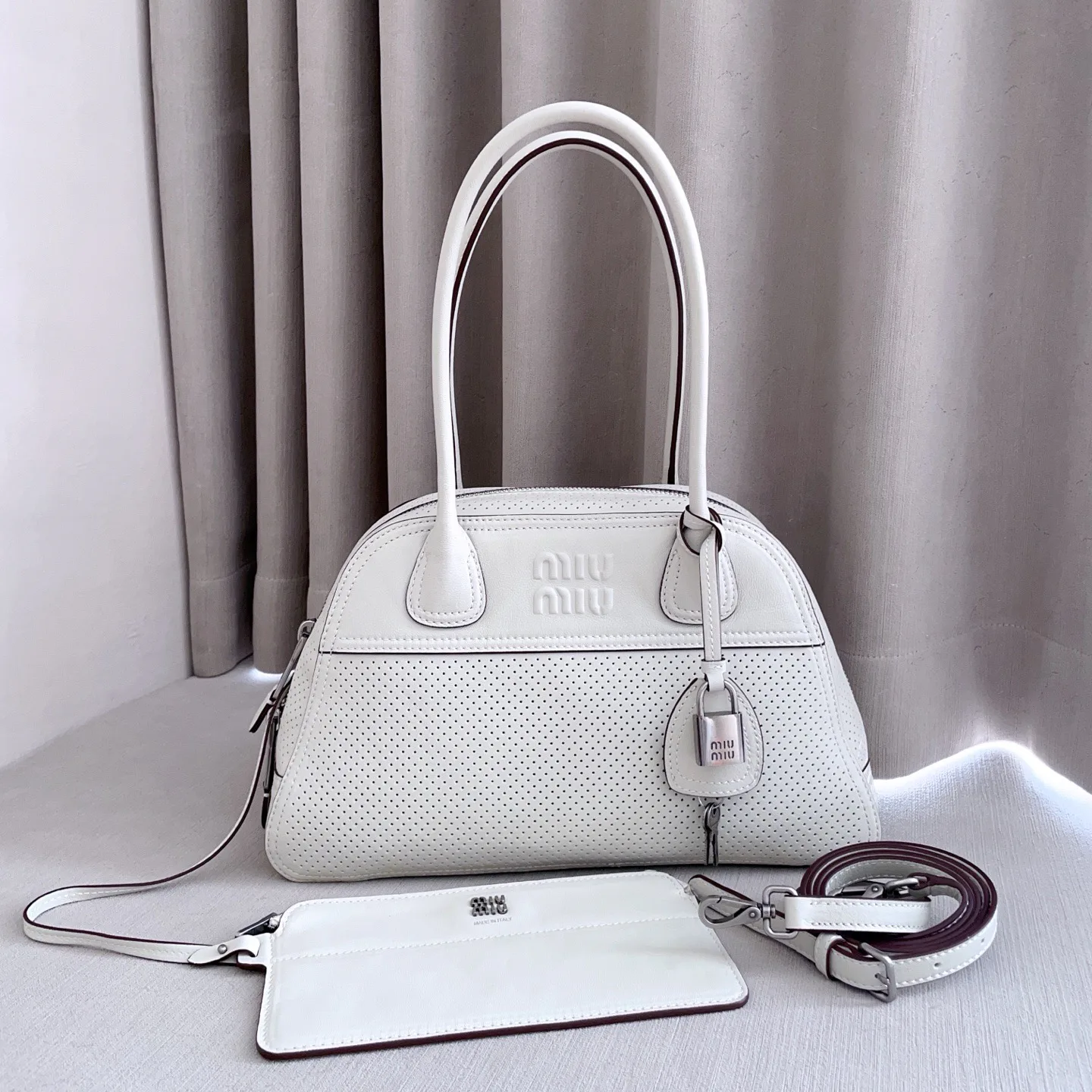 Классические Сумки Женские Miu Miu 17810527