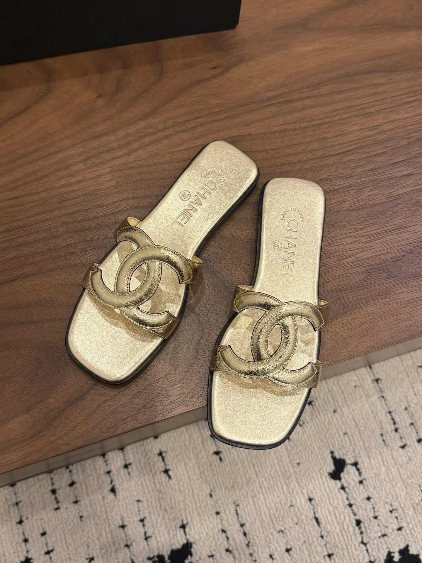 Шлепанцы Женские Chanel 11628798