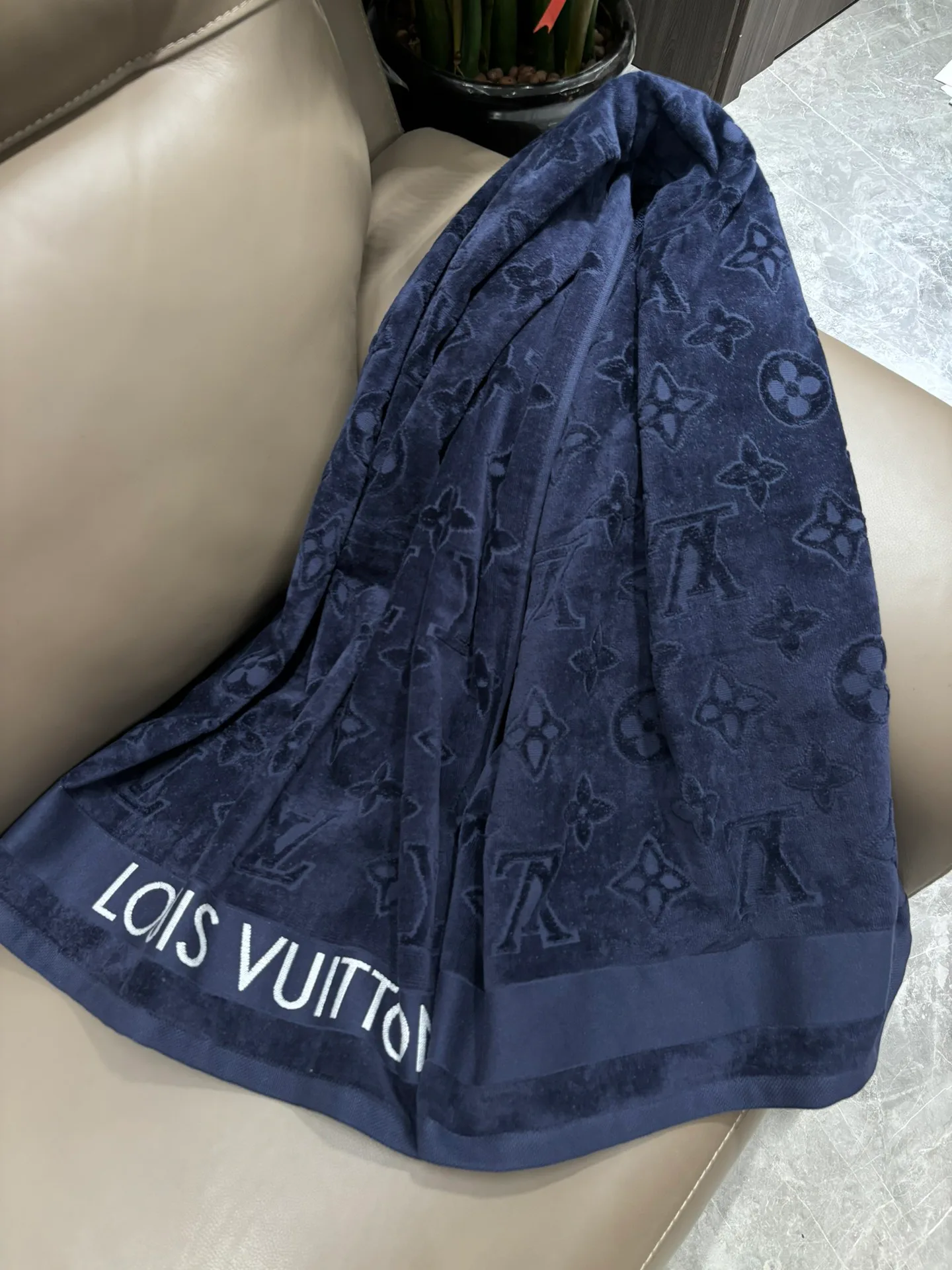 Текстиль Louis Vuitton 281266