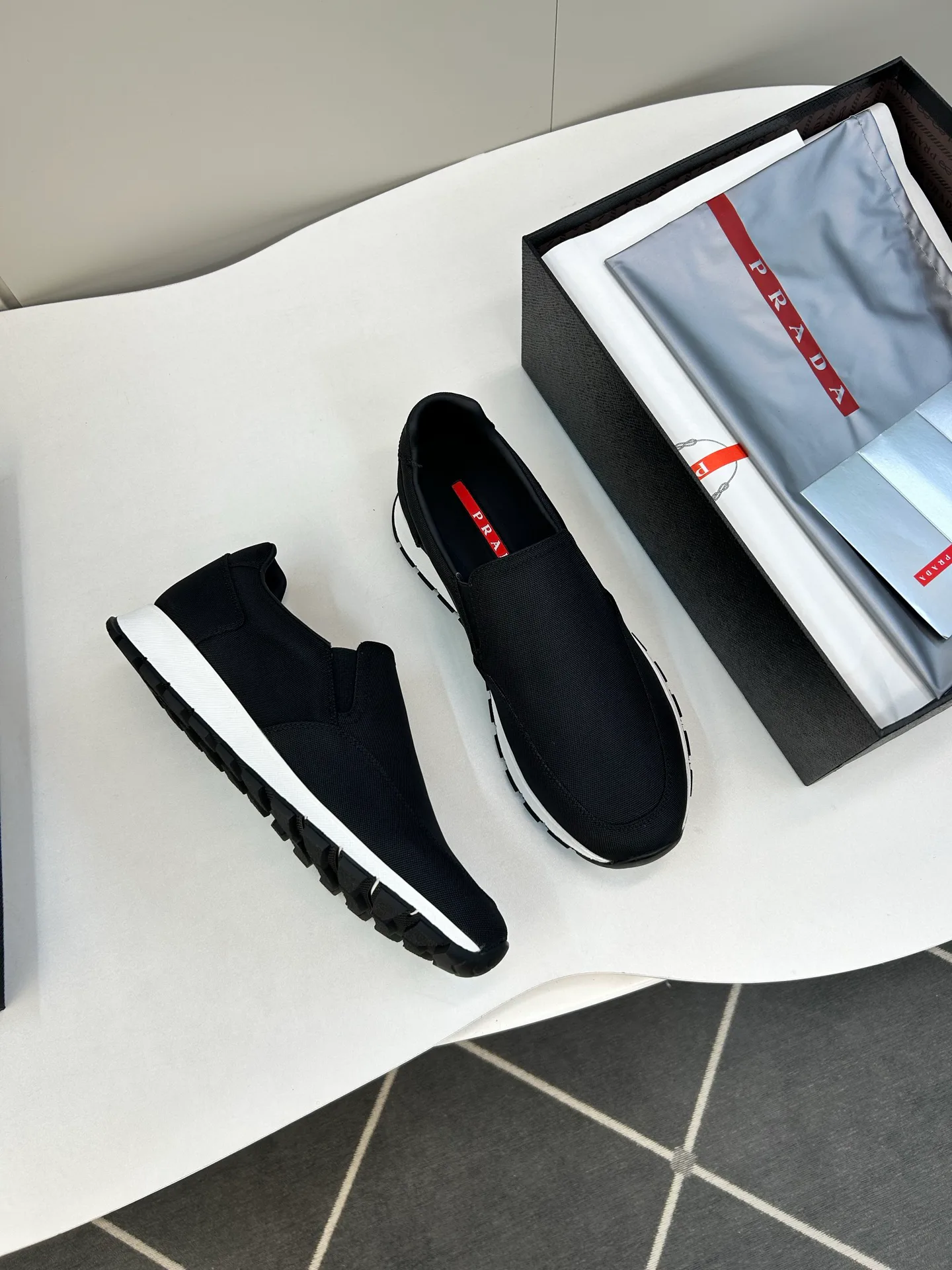 Кроссовки Мужские Prada 18267398