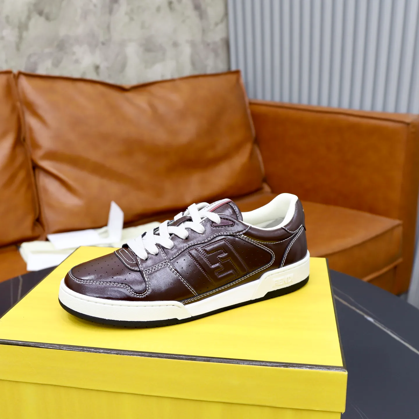 Кроссовки Женские Fendi 18516272