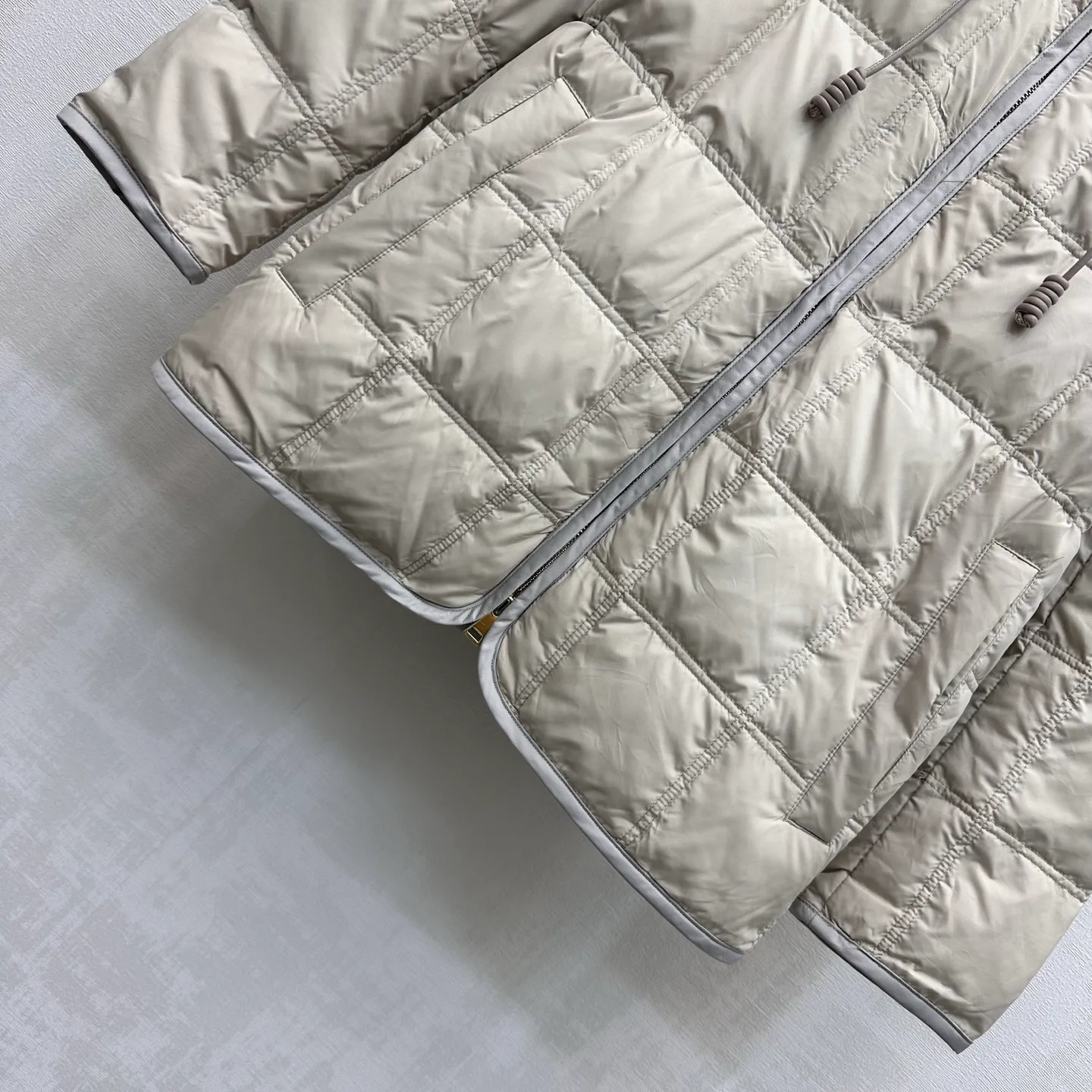 Куртки И Пуховики Женские Moncler 18555768