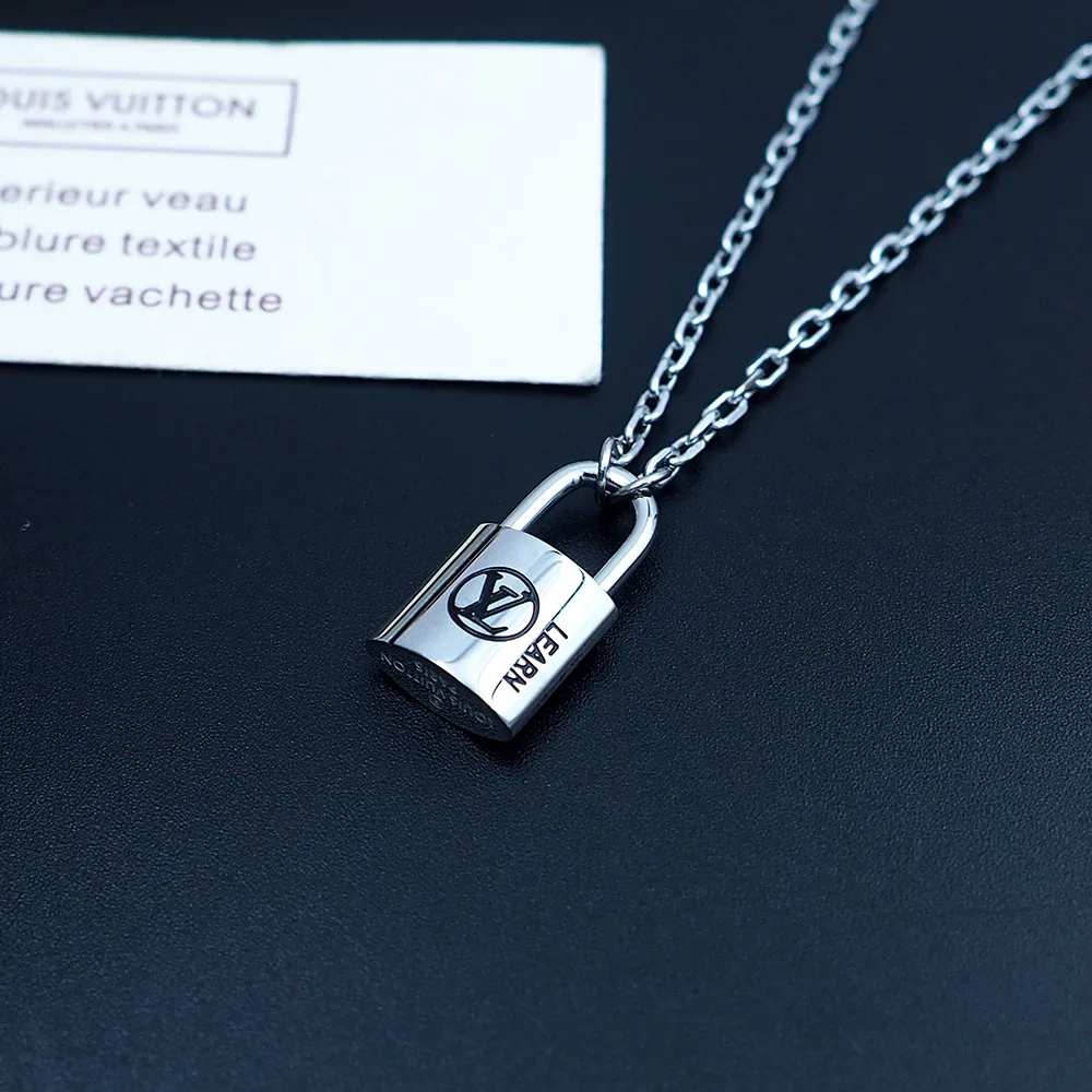 Бижутерия Louis Vuitton 11716