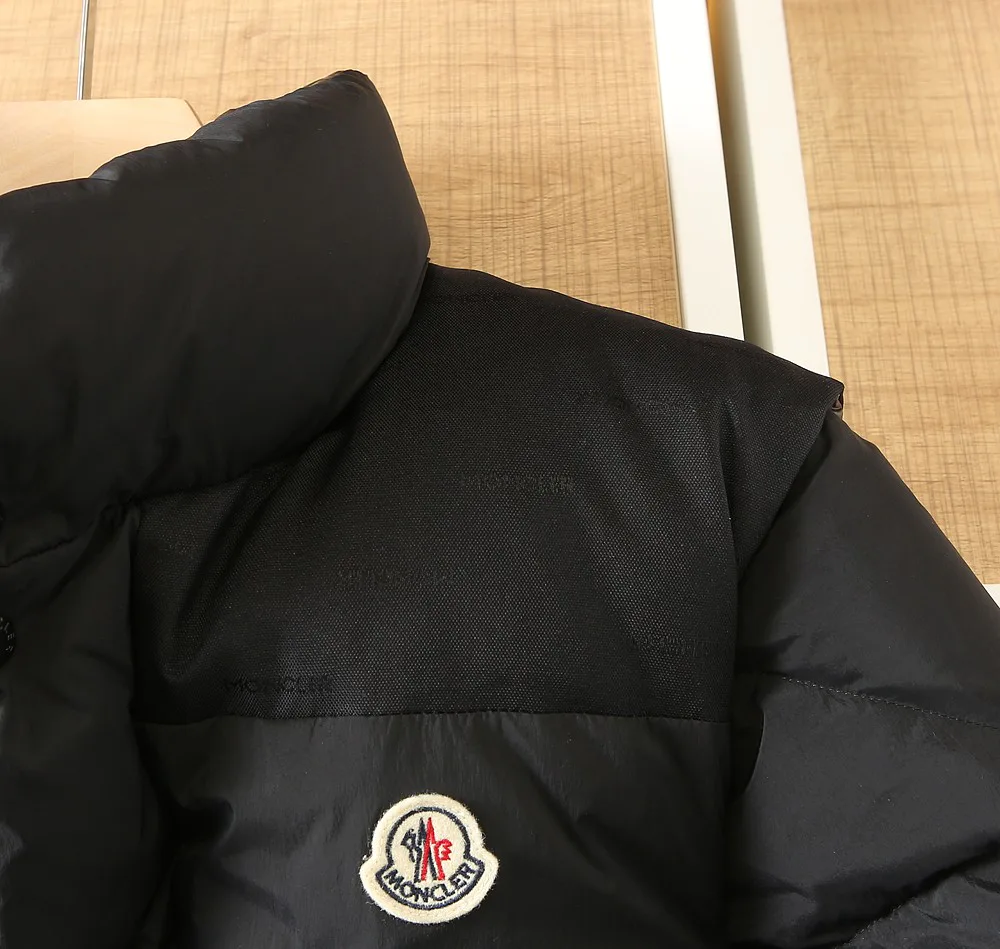 Куртки И Пуховики Мужские Moncler 367718