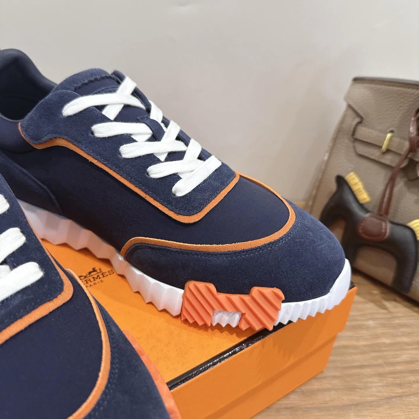 Кроссовки Женские Hermes 18729695