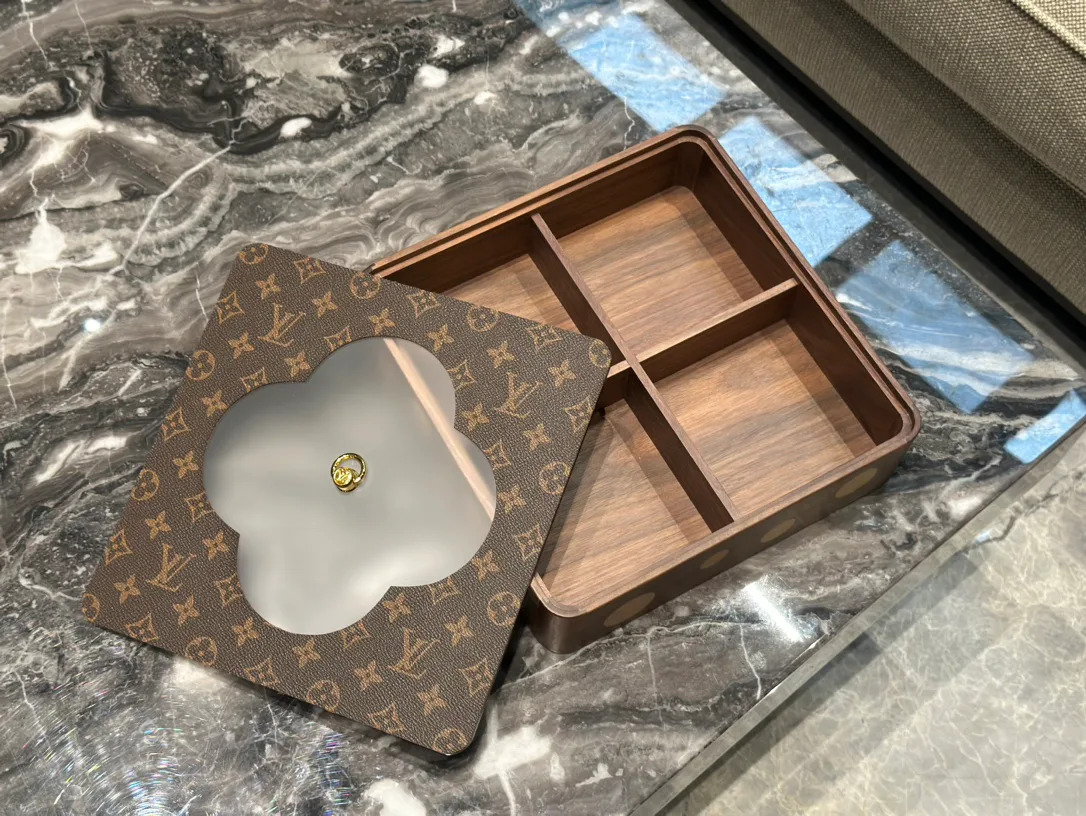 Посуда Louis Vuitton 1383344