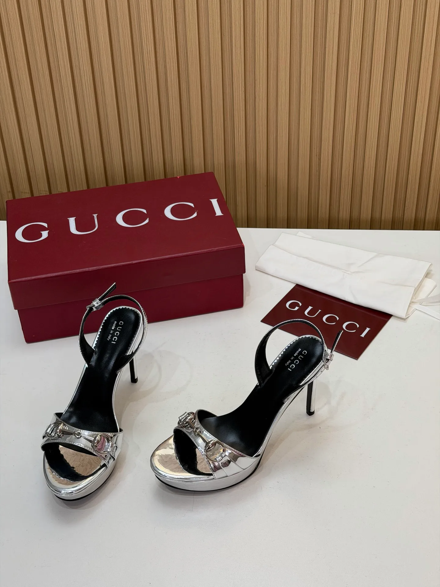 Босоножки Женские Gucci 18396258
