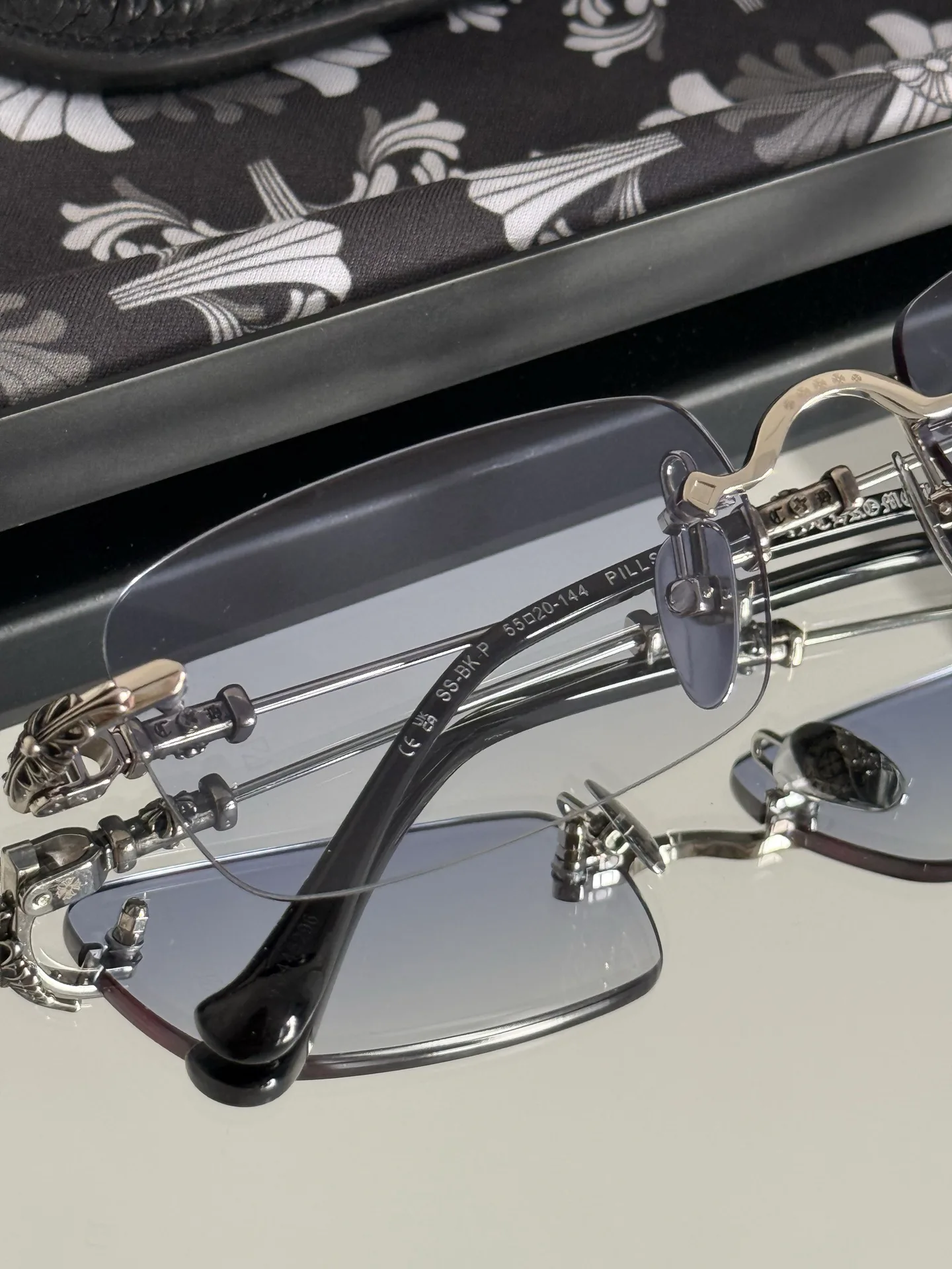 Очки Chrome Hearts 17649652