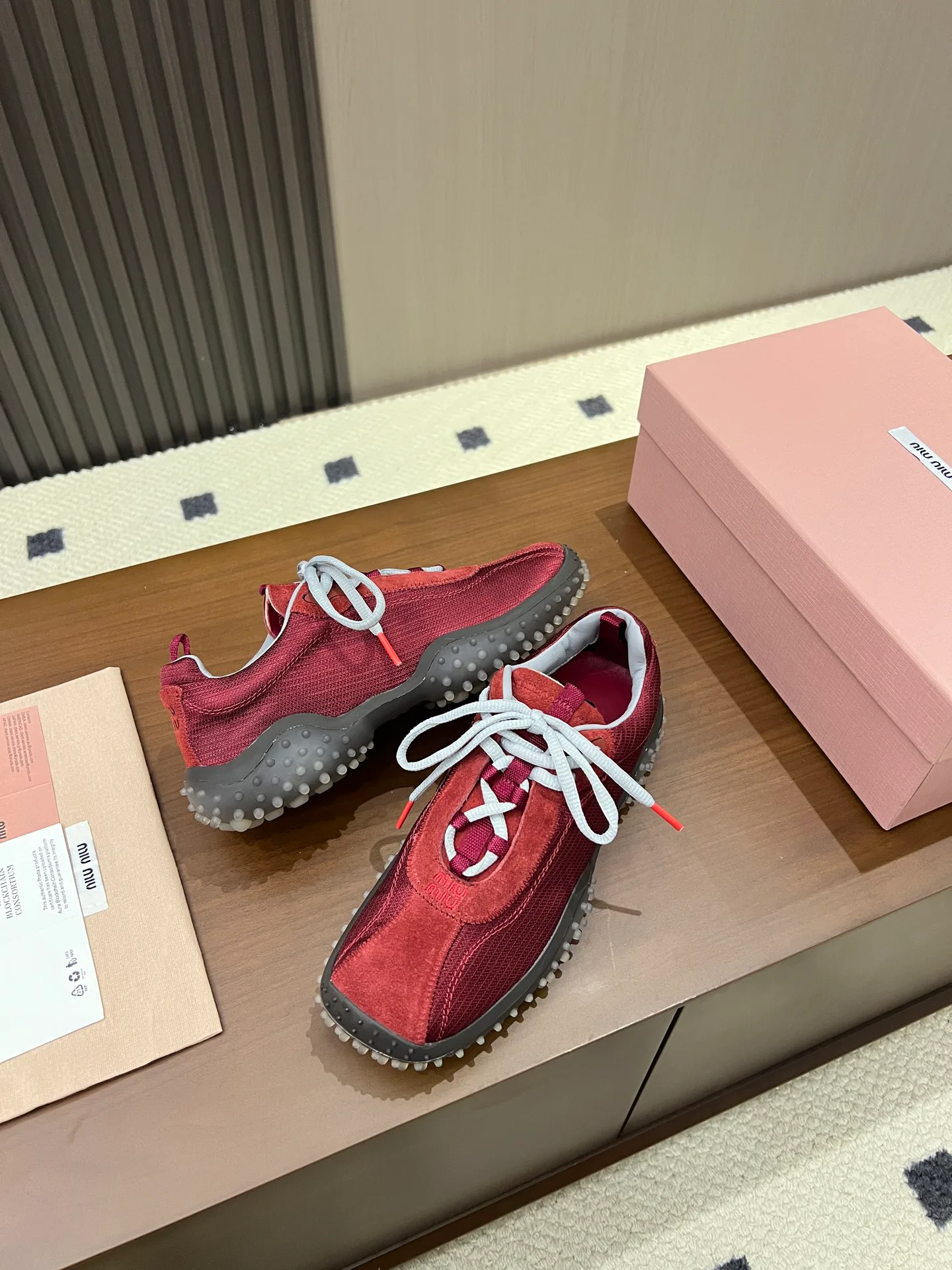 Кроссовки Женские Miu Miu 17968606