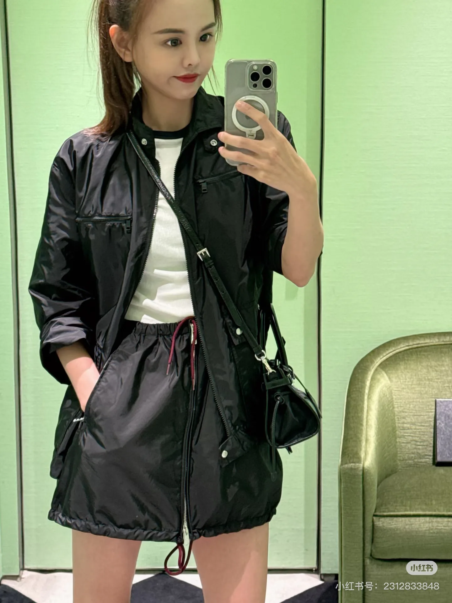 Куртки И Пуховики Женские Prada 17995952