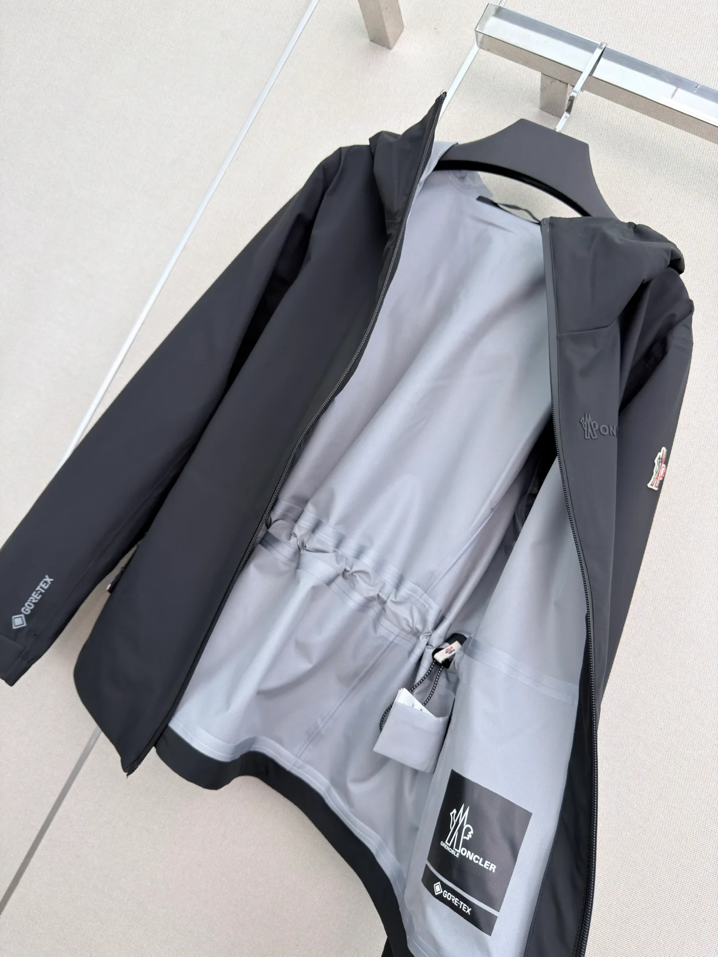 Куртки И Пуховики Женские Moncler 18501657