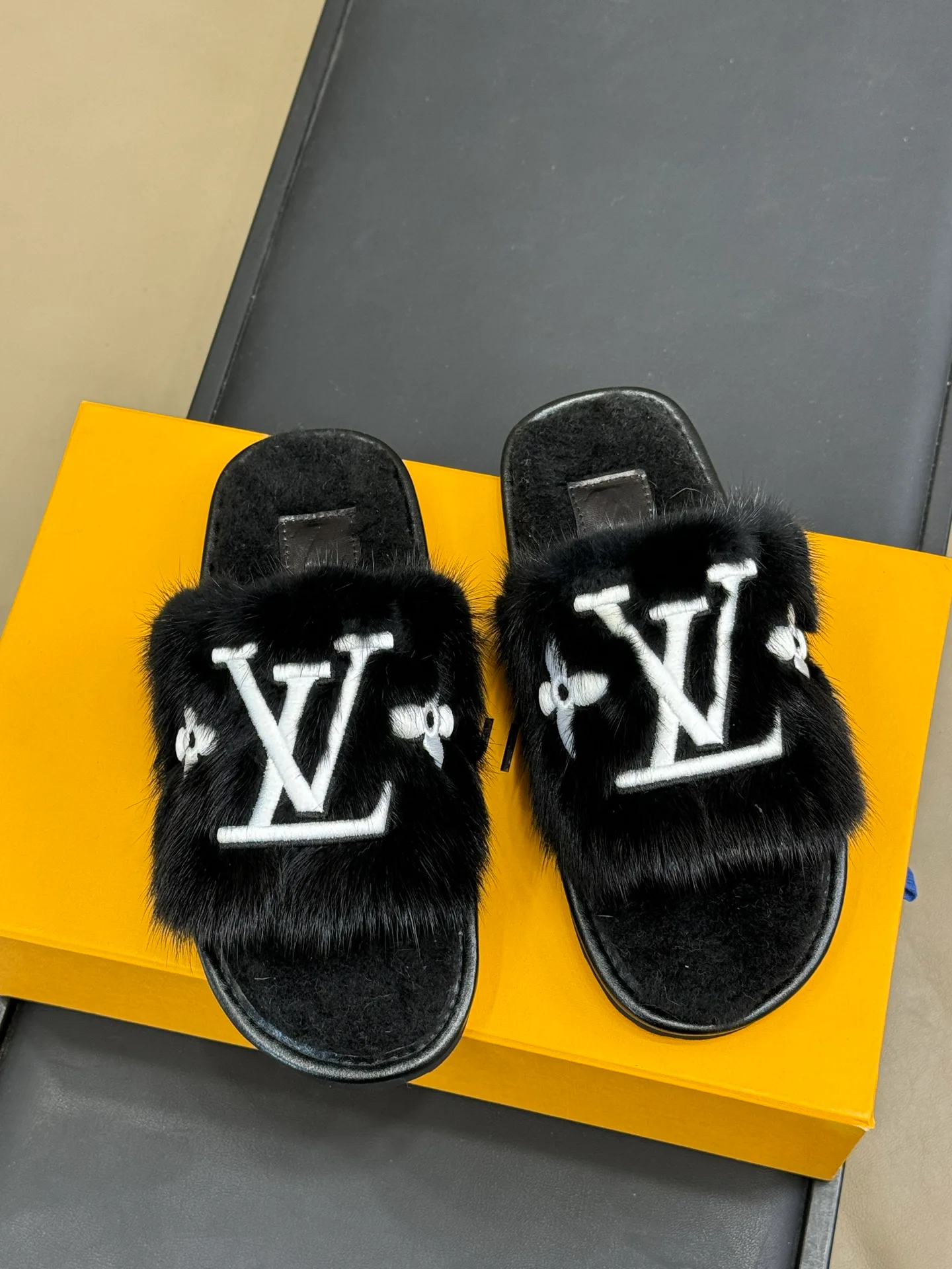 Тапочки Женские Louis Vuitton 137512