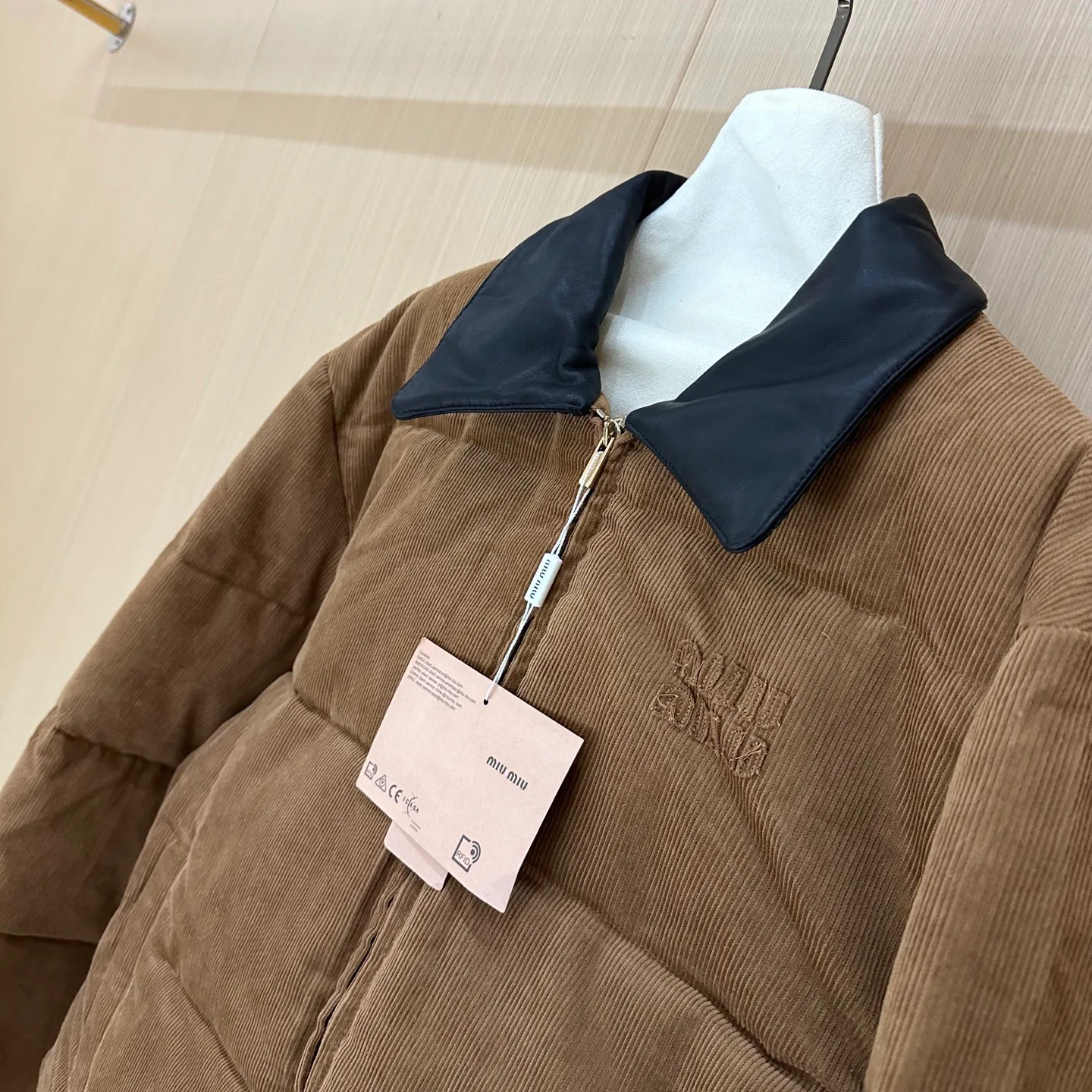 Куртки И Пуховики Женские Miu Miu 612041