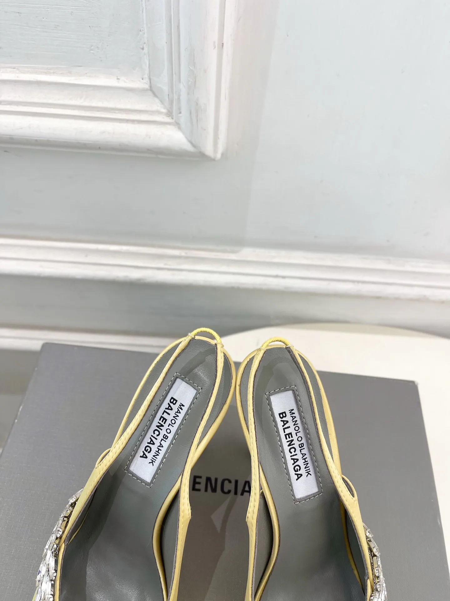 Босоножки Женские Balenciaga 17506914