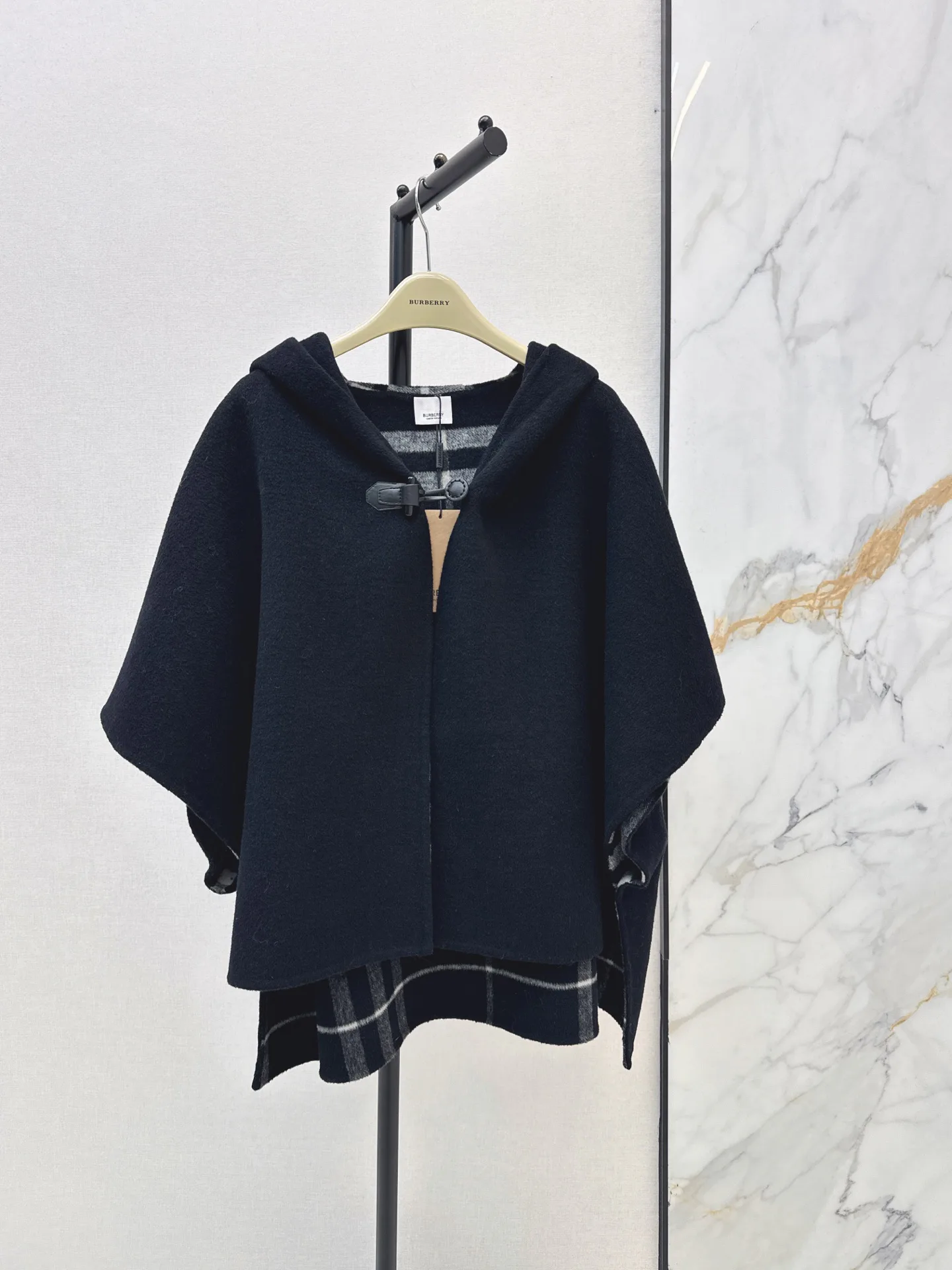Пальто Женские Burberry 18407950