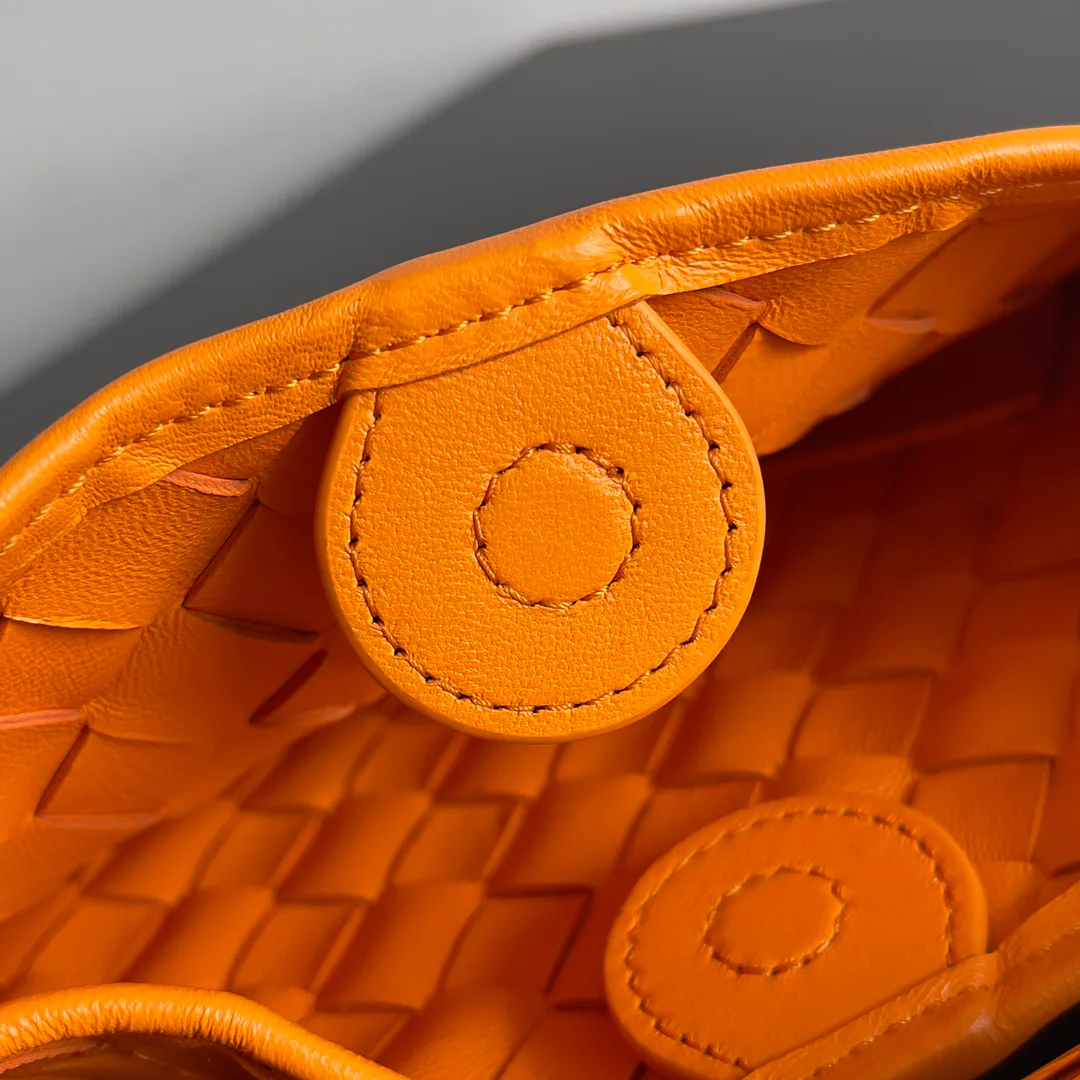 Сумки На Ремне Женские Bottega Veneta 12788328