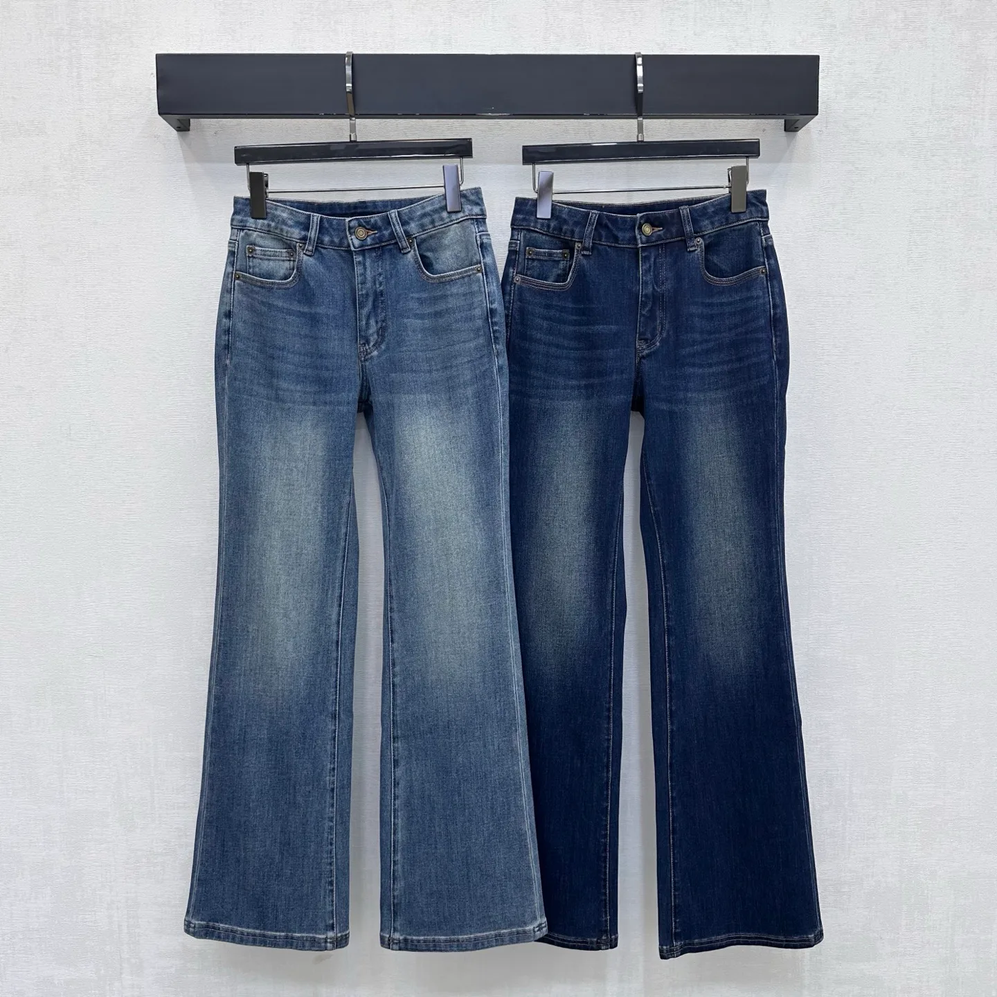 Джинсы Женские Saint Laurent 19167805
