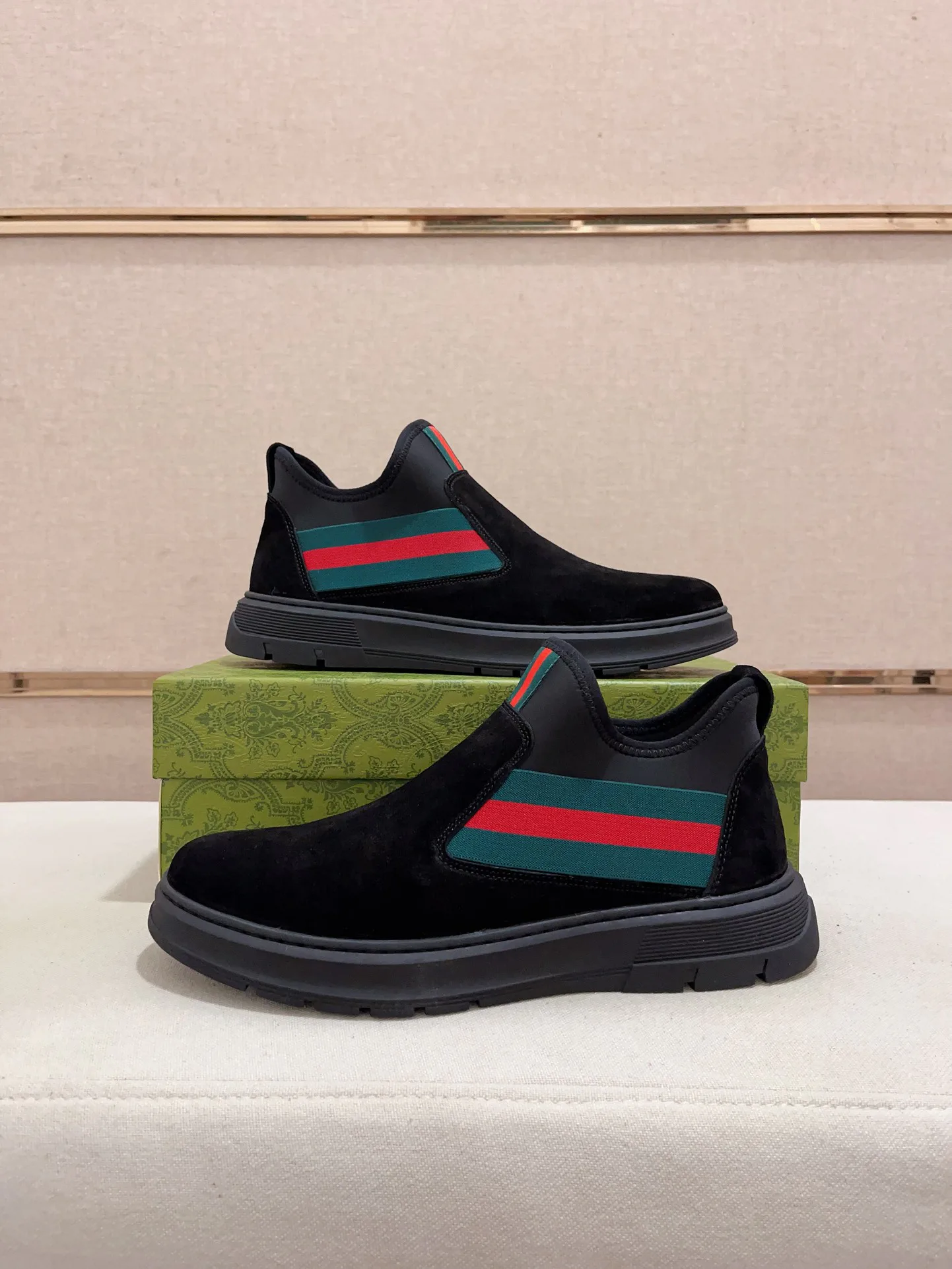 Кроссовки Мужские Gucci 10273019