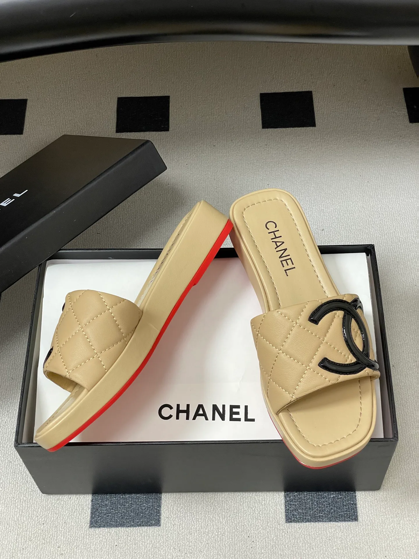 Шлепанцы Женские Chanel 11219915