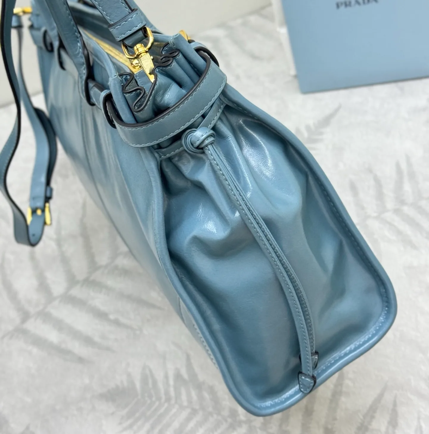 Классические Сумки Женские Prada 11462533