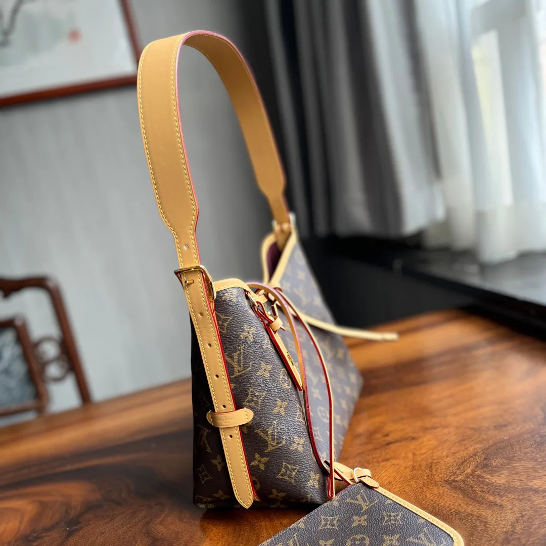Клатчи Женские Louis Vuitton 724007