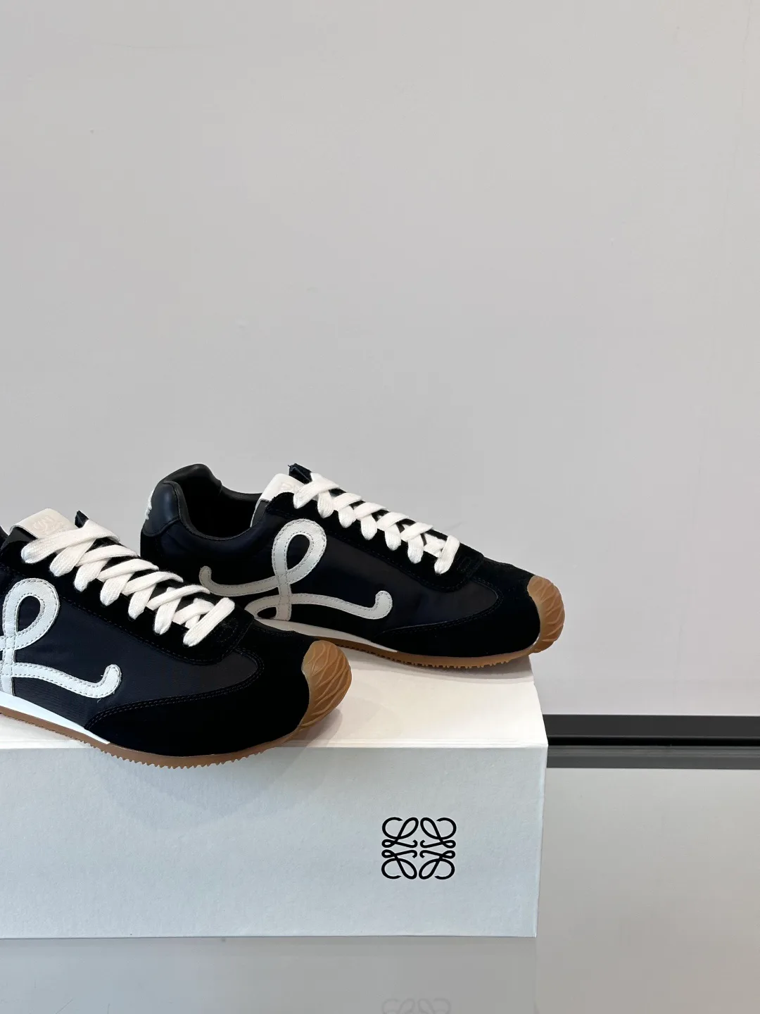 Кроссовки Женские Loewe 18762340