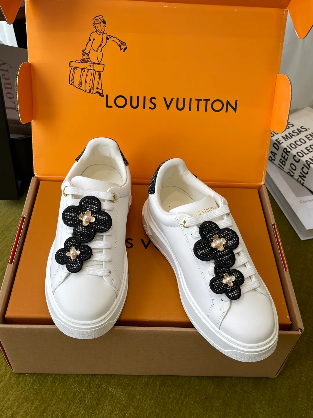 Кроссовки Женские Louis Vuitton 19002720
