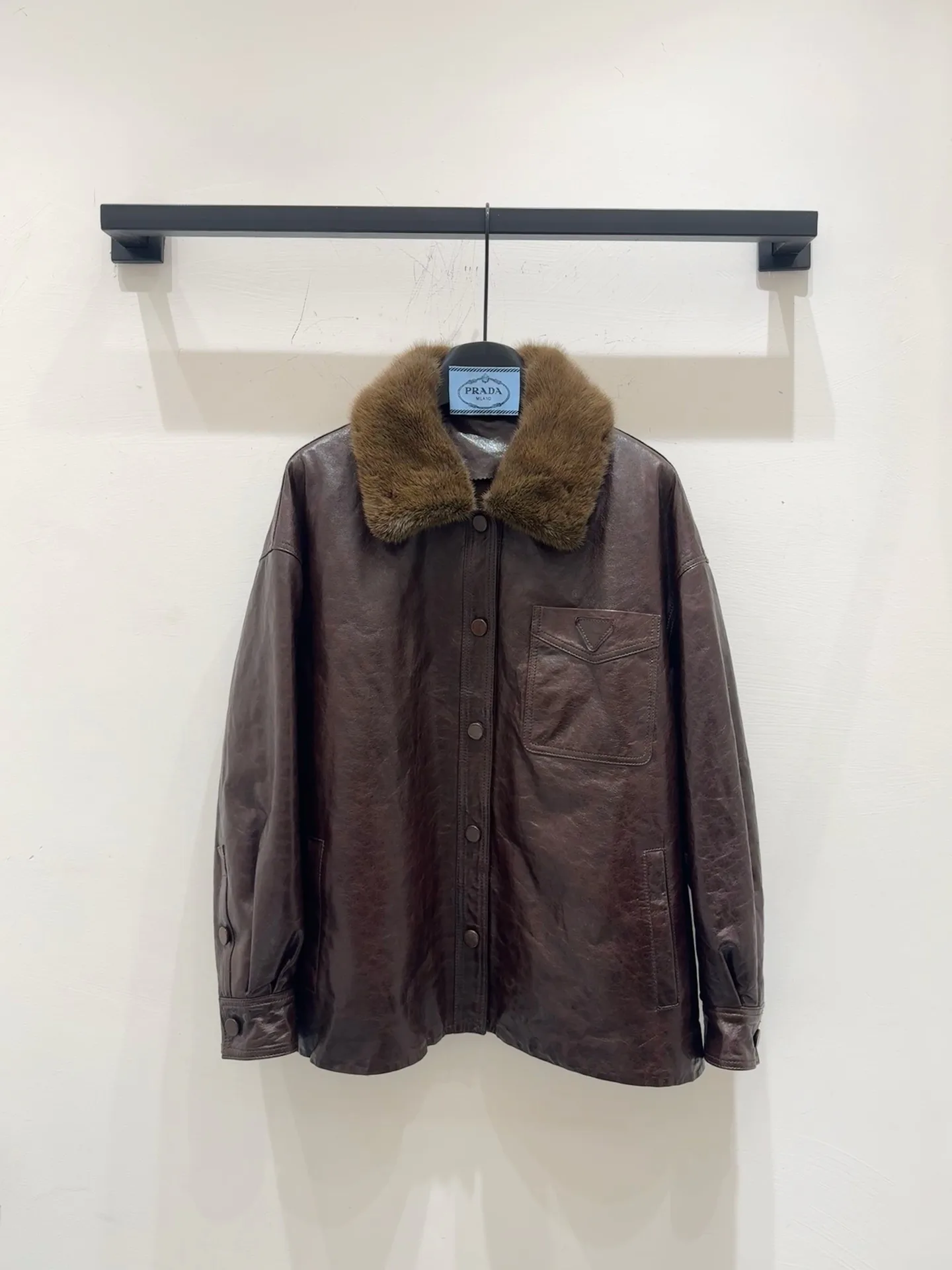 Кожаные Куртки И Дублёнки Женские Prada 799797