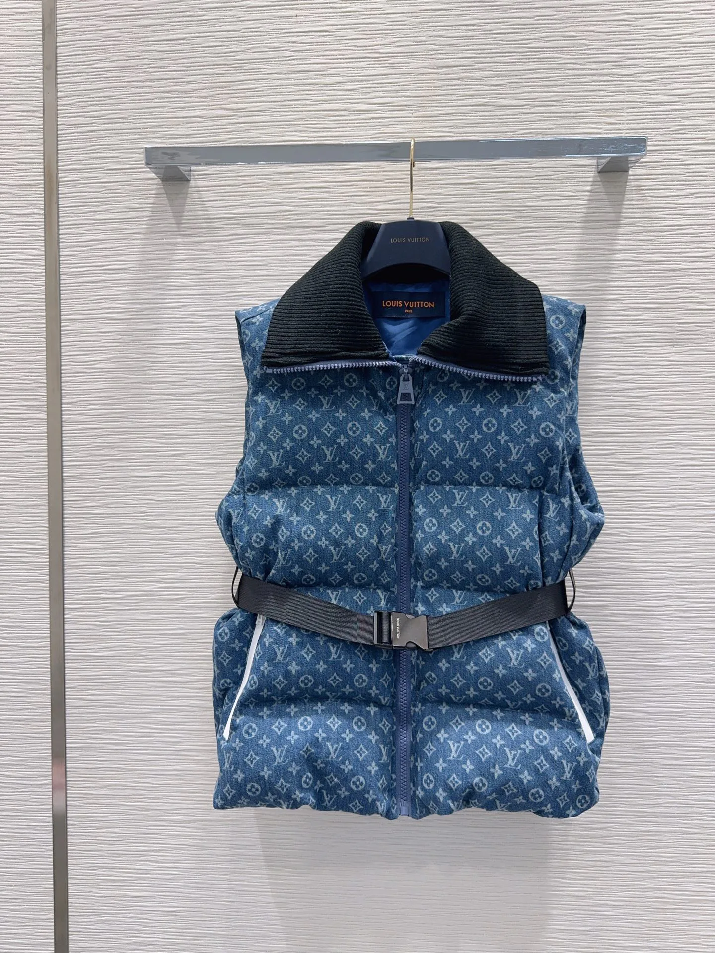 Жилеты Женские Louis Vuitton 1396302