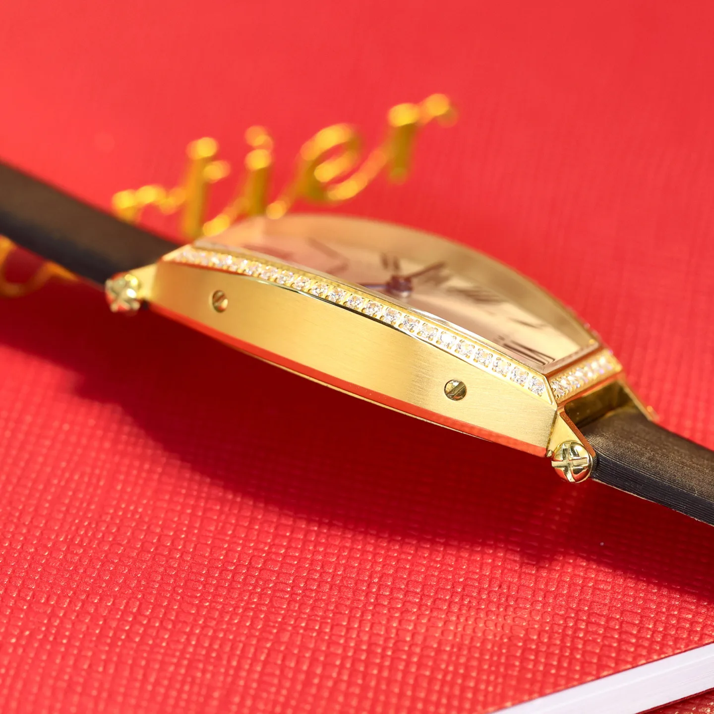 Часы Женские Cartier 11696040