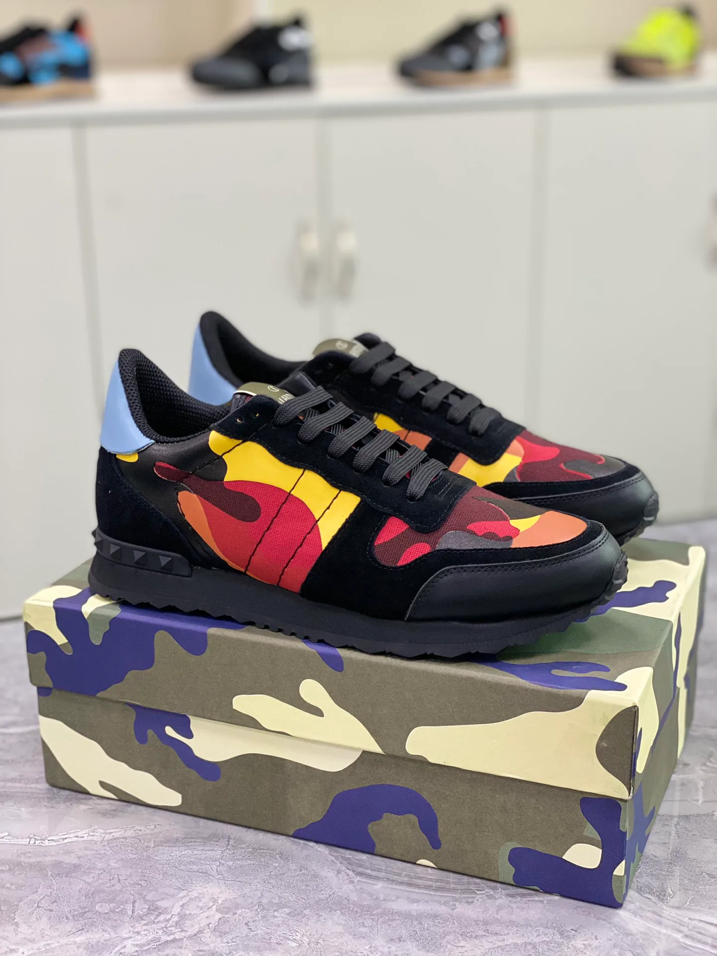 Кроссовки Женские Valentino 10736451