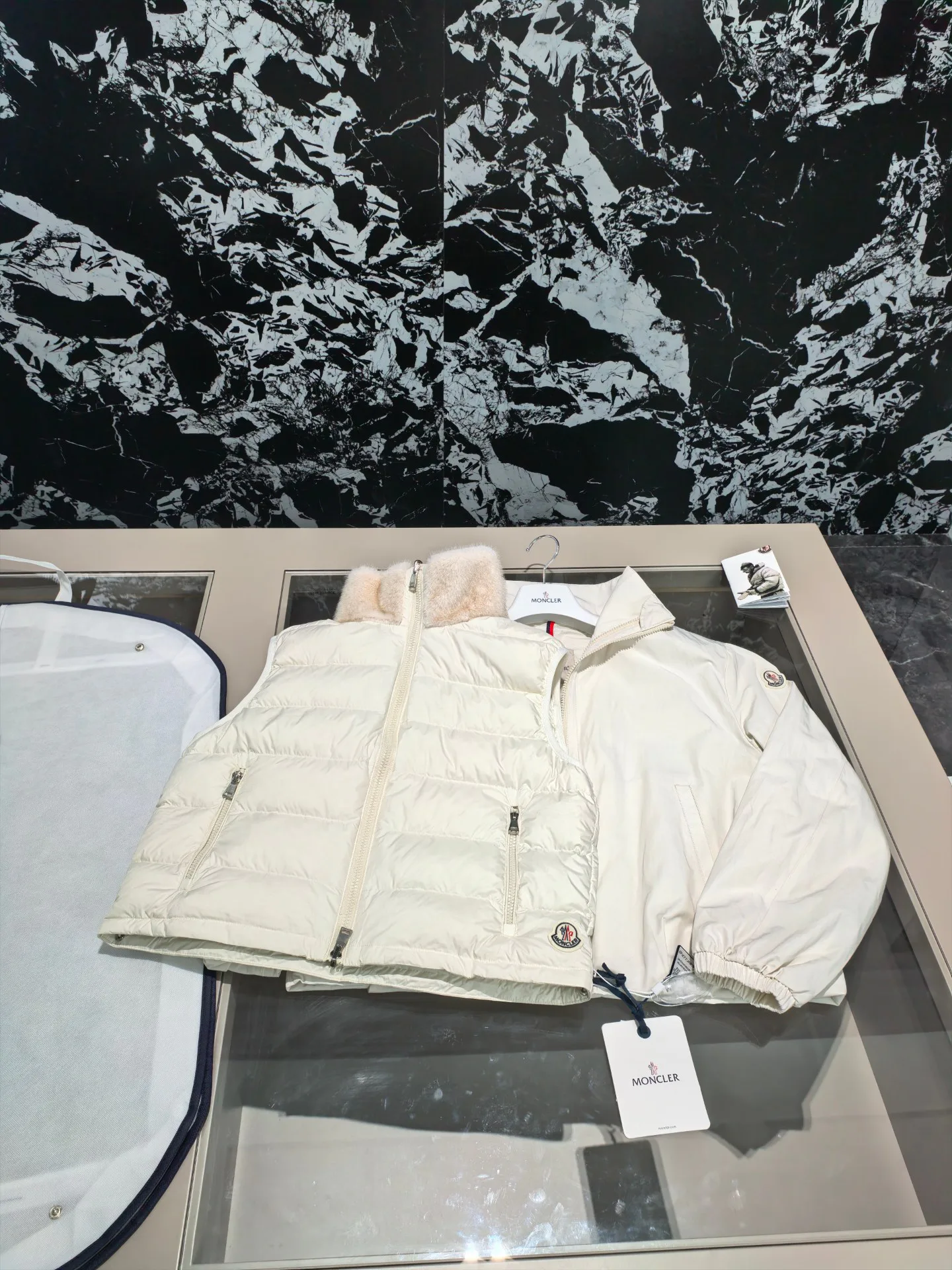 Куртки И Пуховики Женские Moncler 18725325