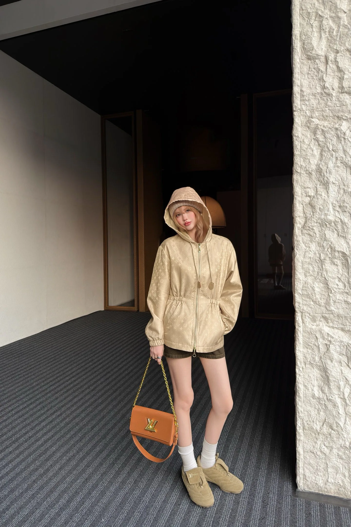 Куртки И Пуховики Женские Louis Vuitton 1675902