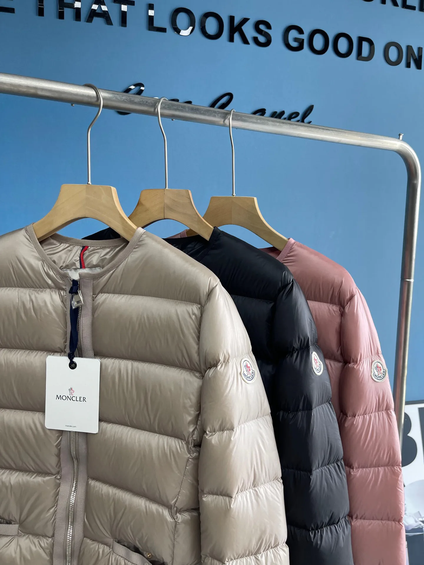 Куртки И Пуховики Женские Moncler 18188927